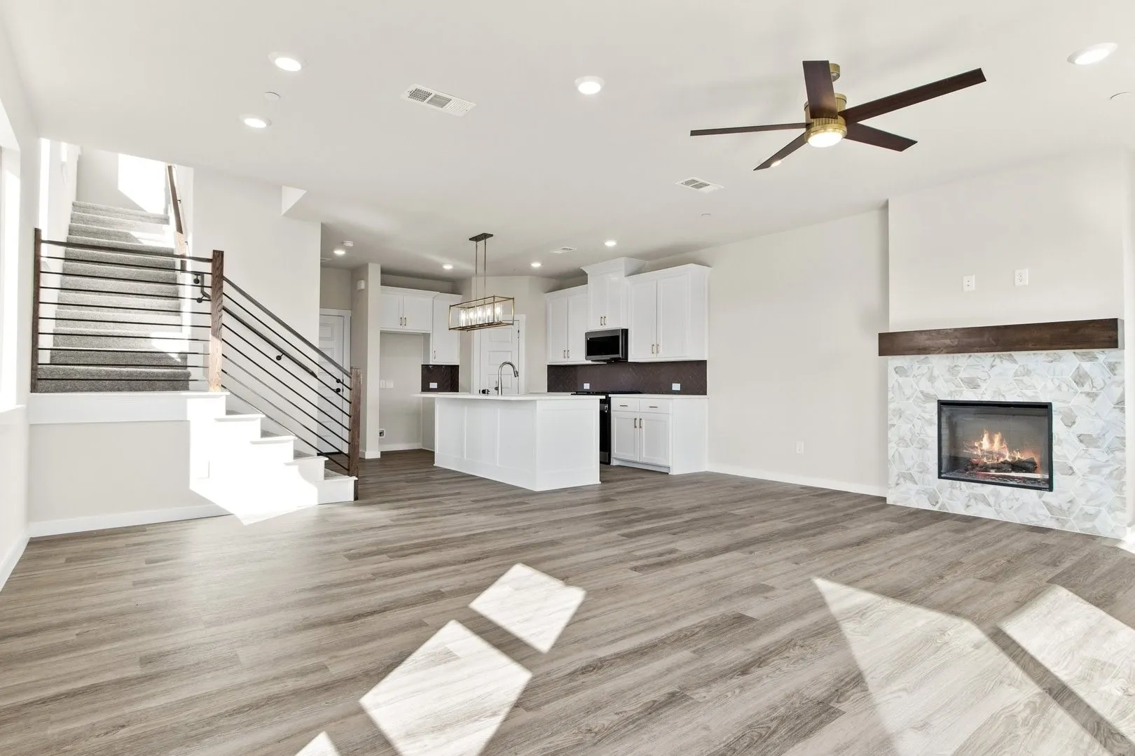 010-2028AldrichRoad-Celina-TX-75009-Living.jpg-SMALL