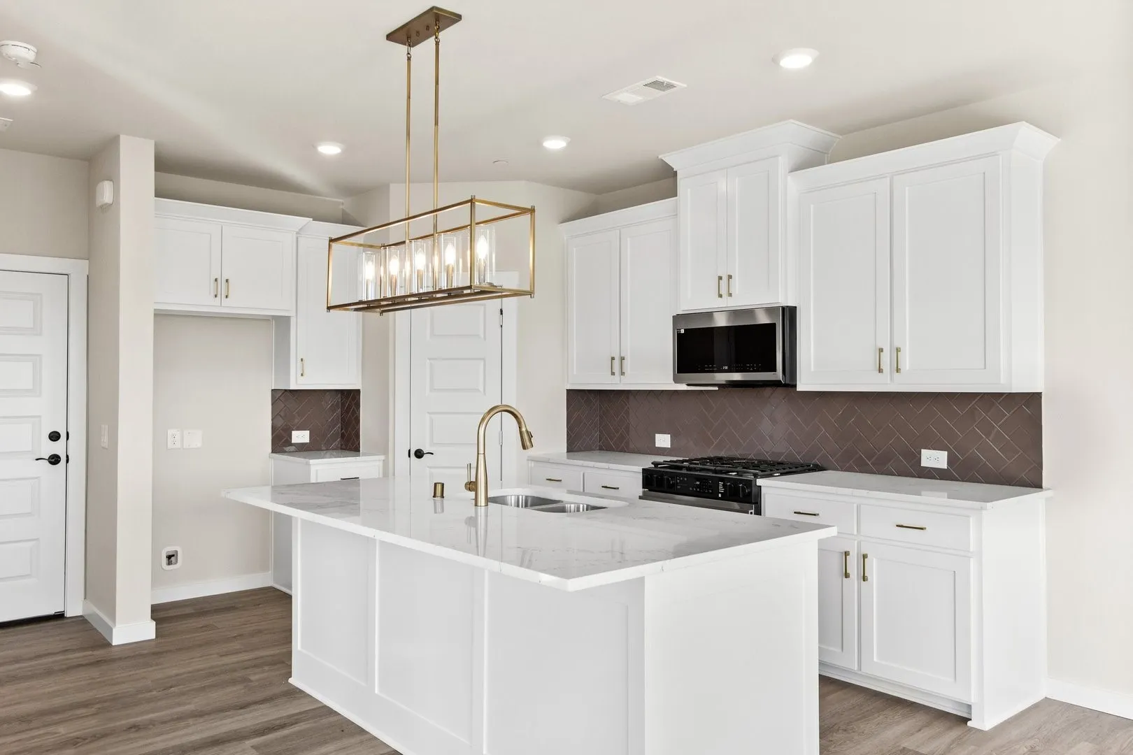 014-2028AldrichRoad-Celina-TX-75009-Kitchen.jpg-SMALL