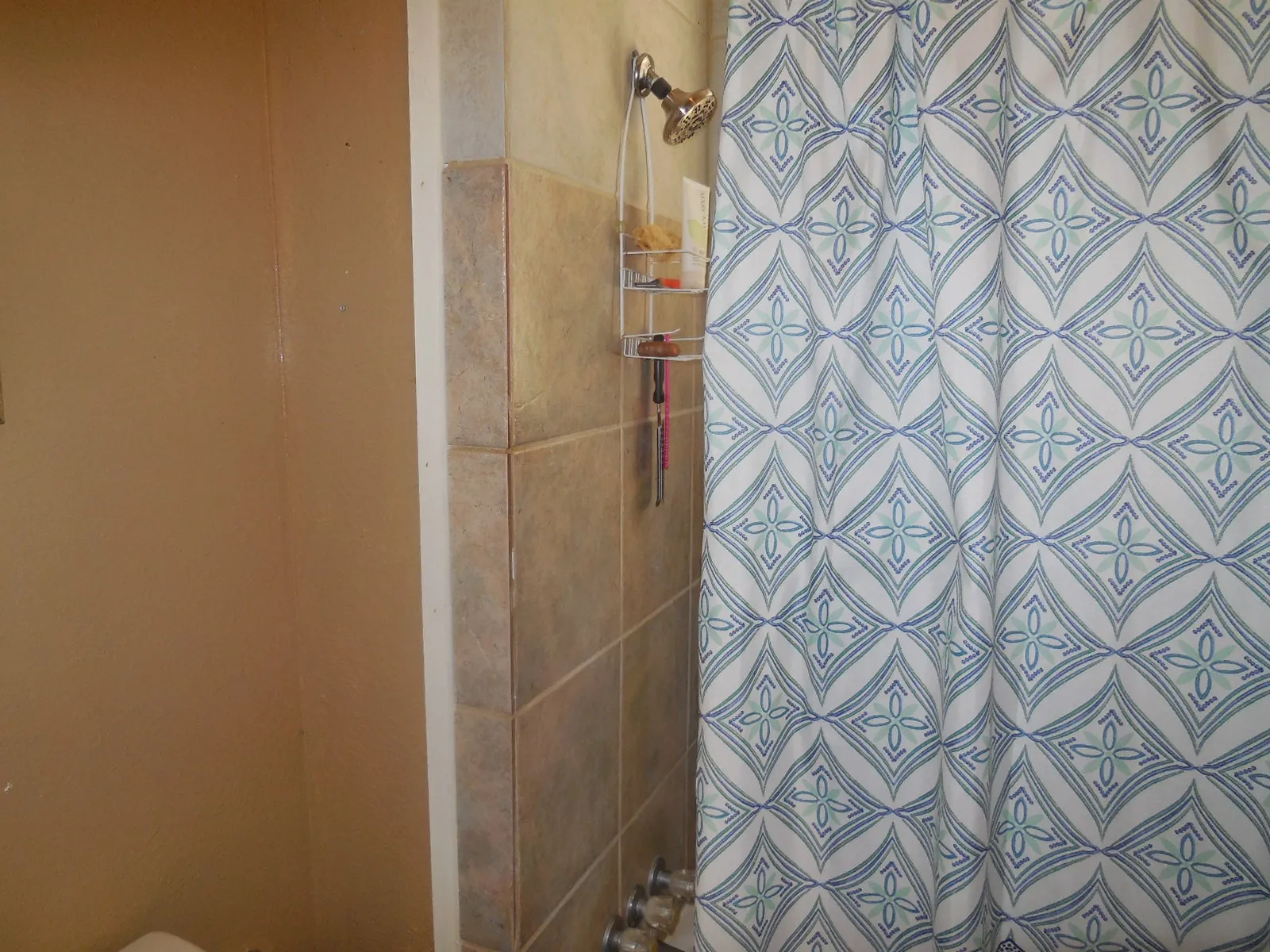 2nd Bathroom shower tub