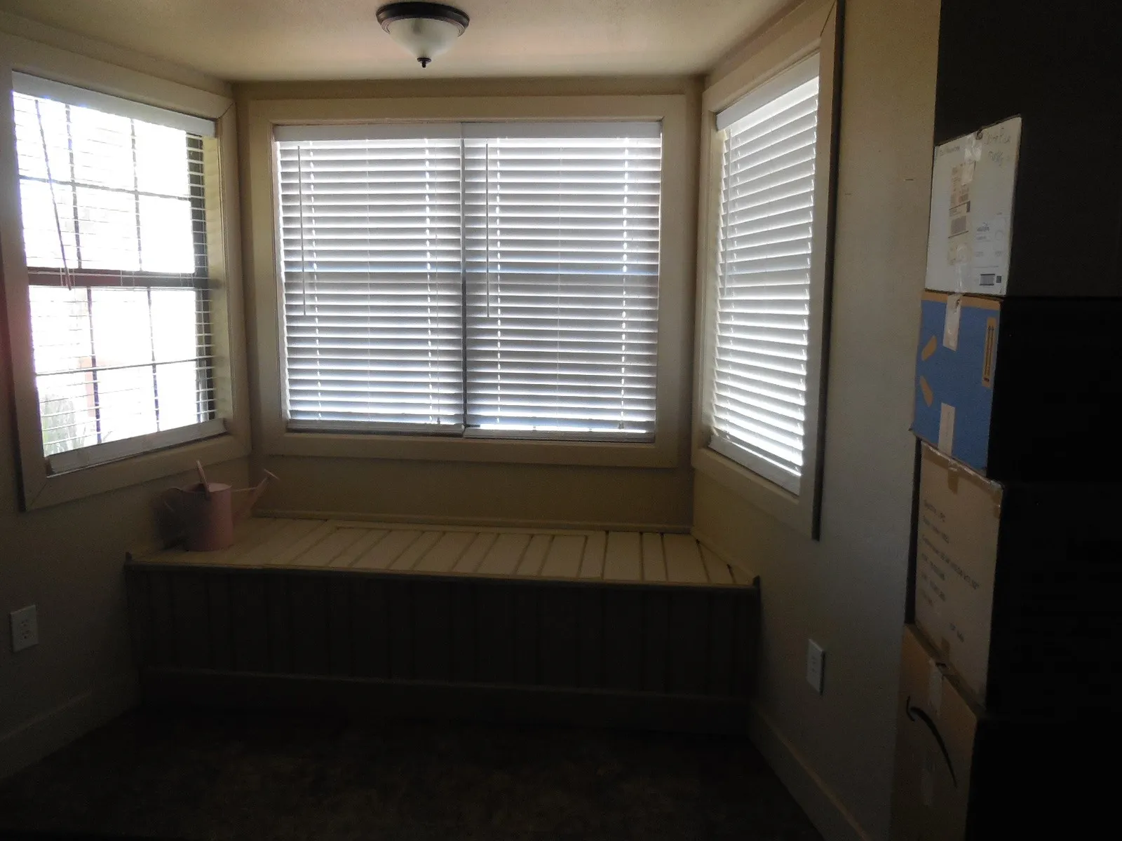 Sitting area off of living room