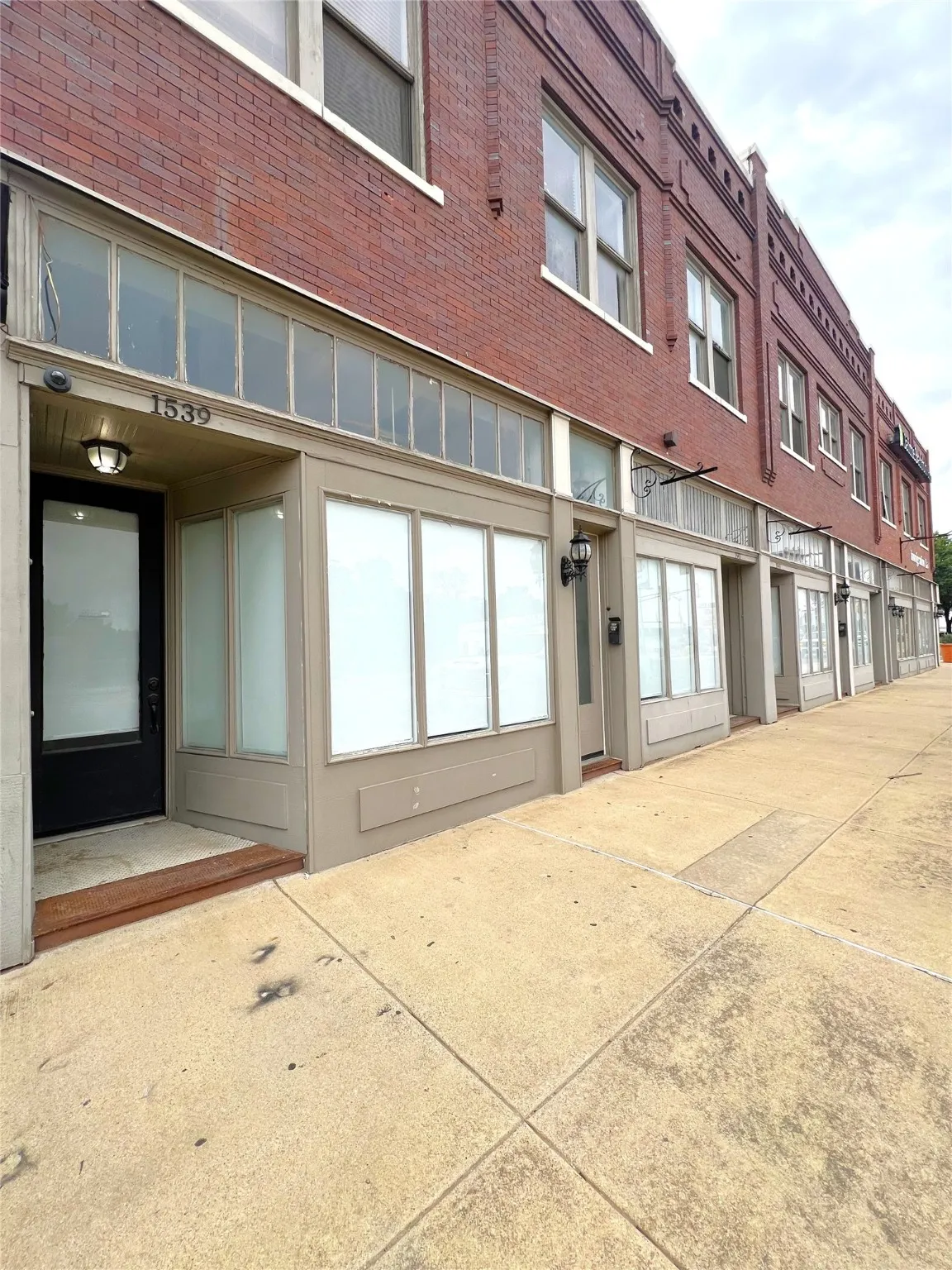 Retail For Rent in Tarrant County , 1539 N Main Street, Fort Worth, Texas 76164, 0, 0, Garage spaces, 0 Sqft, built in 1920, Preowned, mls#21081161, Real Estate Agent in Fort Worth, Homes For Rent in Tarrant county, Homes For Rent in Fort Worth, Realtor in Fort Worth Texas, Real Estate Brokerage Independent Realty Texas, Luminita Cordes Realtor