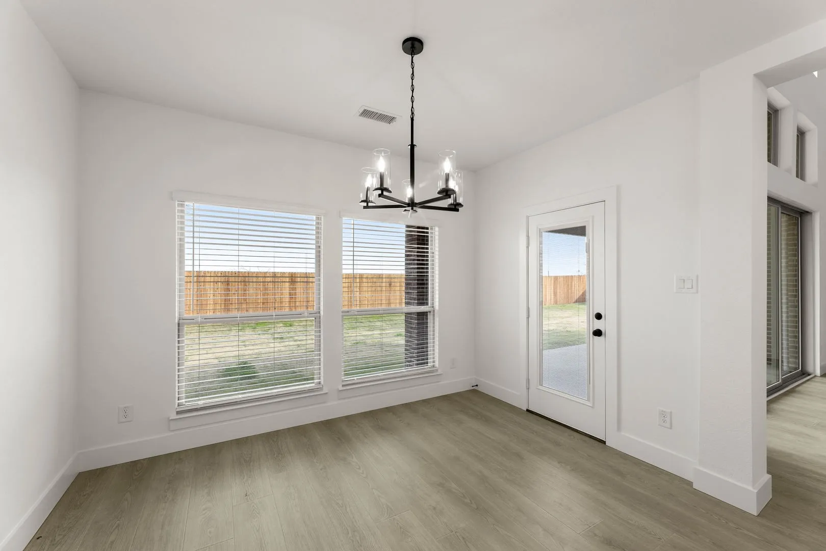 804 Hidden Lakes-Dining-1