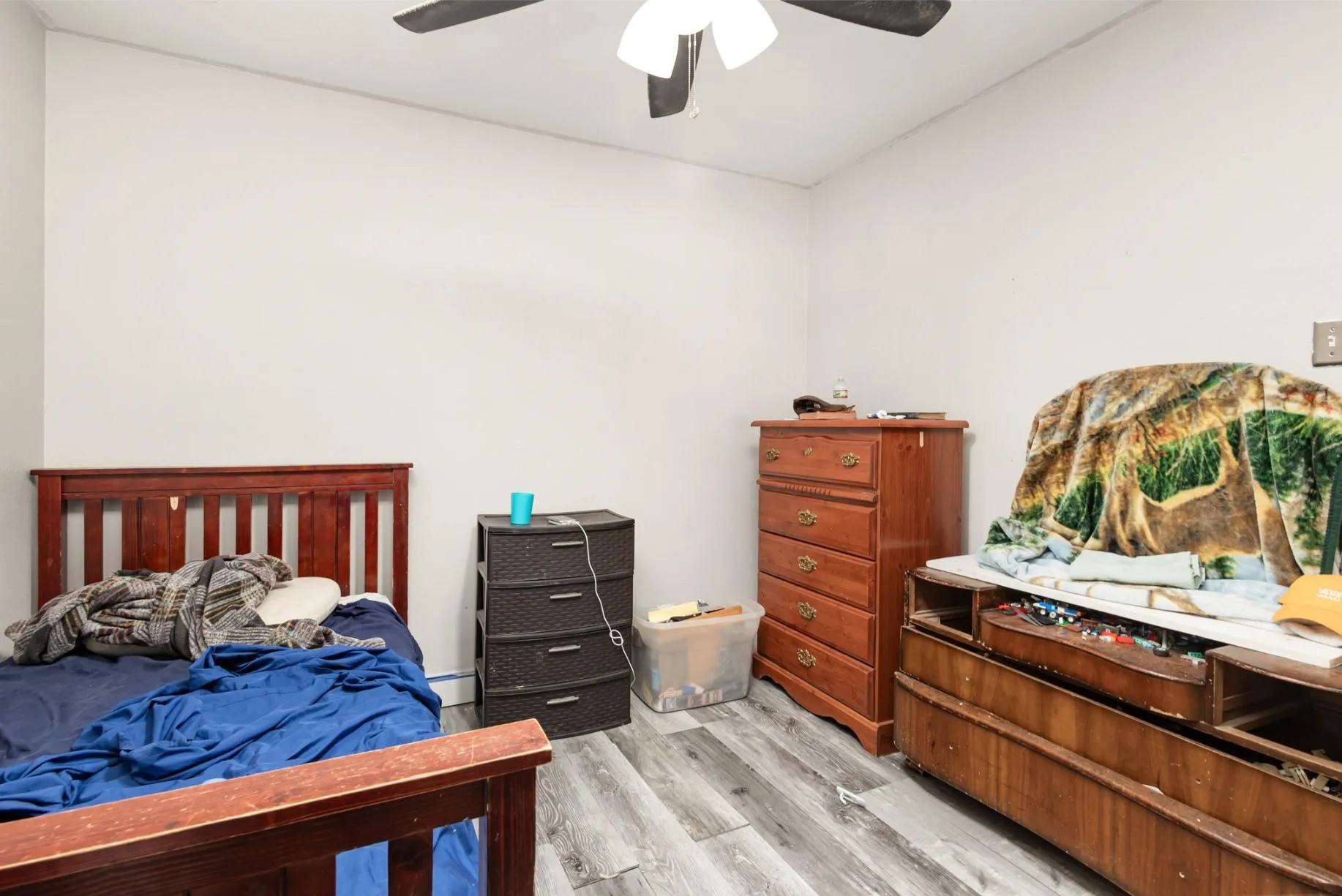 Single Family Residence For Sale in Hunt County , 6713 Wren Drive, Greenville, Texas 75402, 3 Bedroom, 2 Bathroom, Garage spaces, 1,664 Sqft, built in 1974, mls#21071892, Real Estate Agent in Greenville, Homes For Sale in Hunt county, Homes For Sale in Greenville, Realtor in Greenville Texas, Real Estate Brokerage Independent Realty Texas, Luminita Cordes Realtor