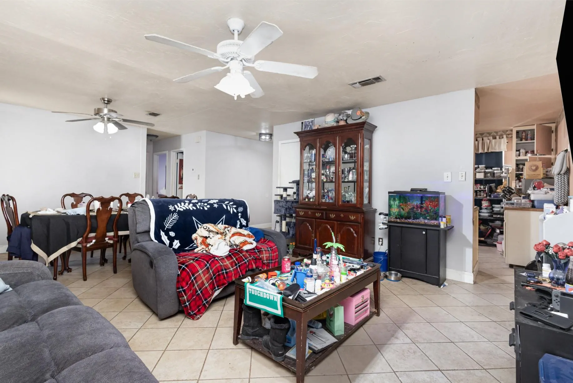 Single Family Residence For Sale in Hunt County , 6713 Wren Drive, Greenville, Texas 75402, 3 Bedroom, 2 Bathroom, Garage spaces, 1,664 Sqft, built in 1974, mls#21071892, Real Estate Agent in Greenville, Homes For Sale in Hunt county, Homes For Sale in Greenville, Realtor in Greenville Texas, Real Estate Brokerage Independent Realty Texas, Luminita Cordes Realtor