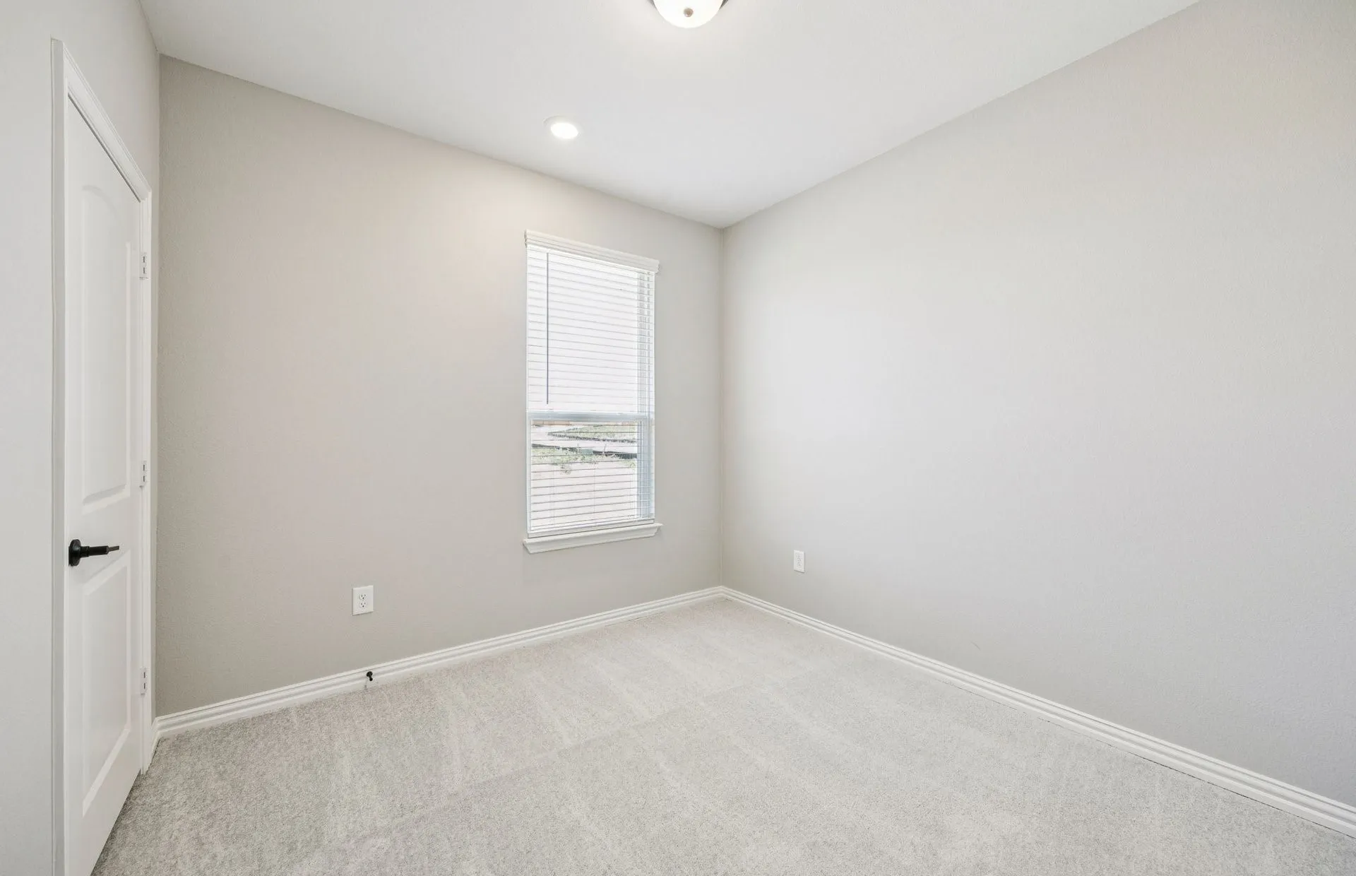 Secondary bedroom