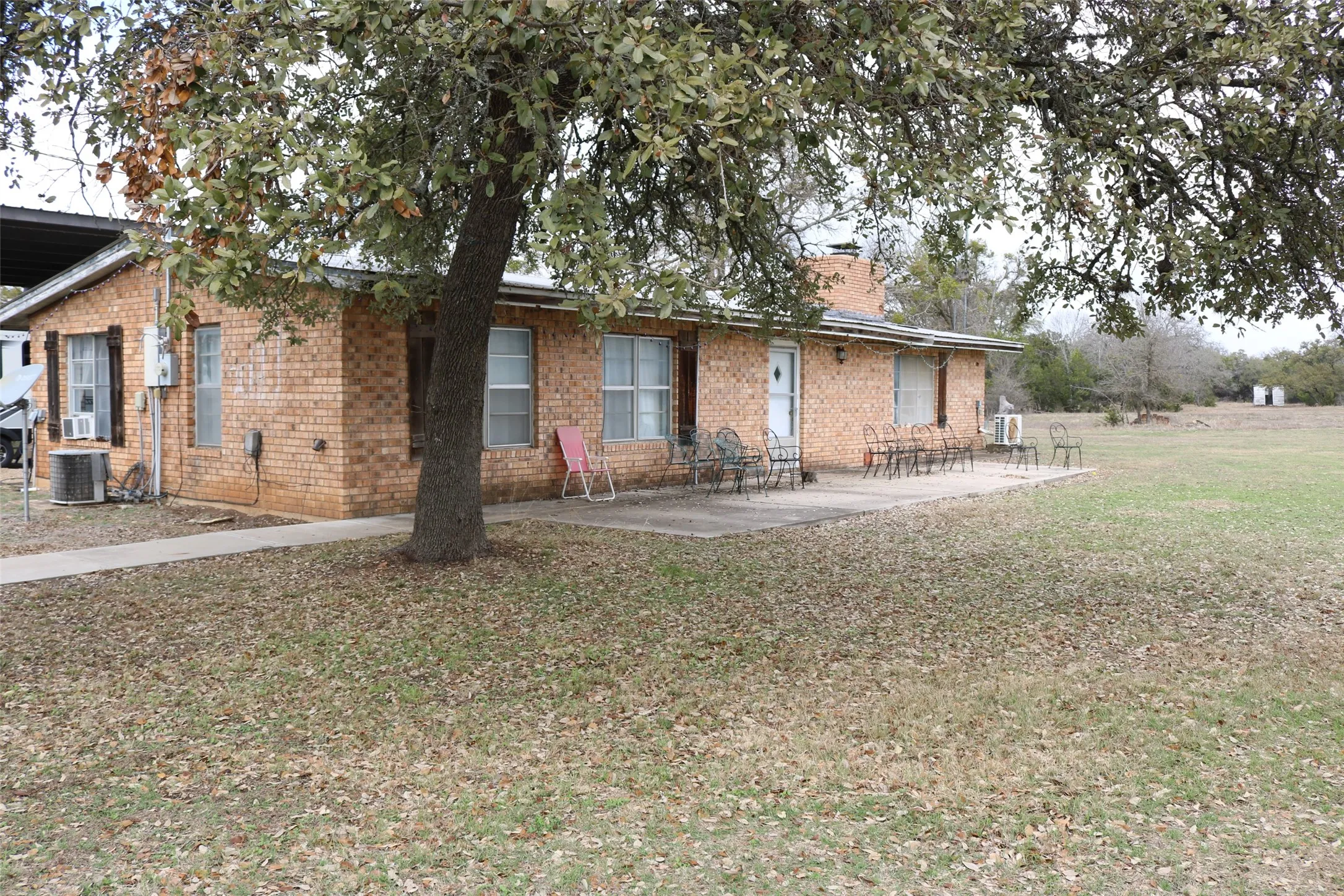 Farm For Sale in Bell County , 8520 Brewer Lane, Salado, Texas 76571, 2 Bedroom, 1 Bathroom, 1 Garage spaces, 1,380 Sqft, built in 1966, mls#21081913, Real Estate Agent in Salado, Homes For Sale in Bell county, Homes For Sale in Salado, Realtor in Salado Texas, Real Estate Brokerage Independent Realty Texas, Luminita Cordes Realtor