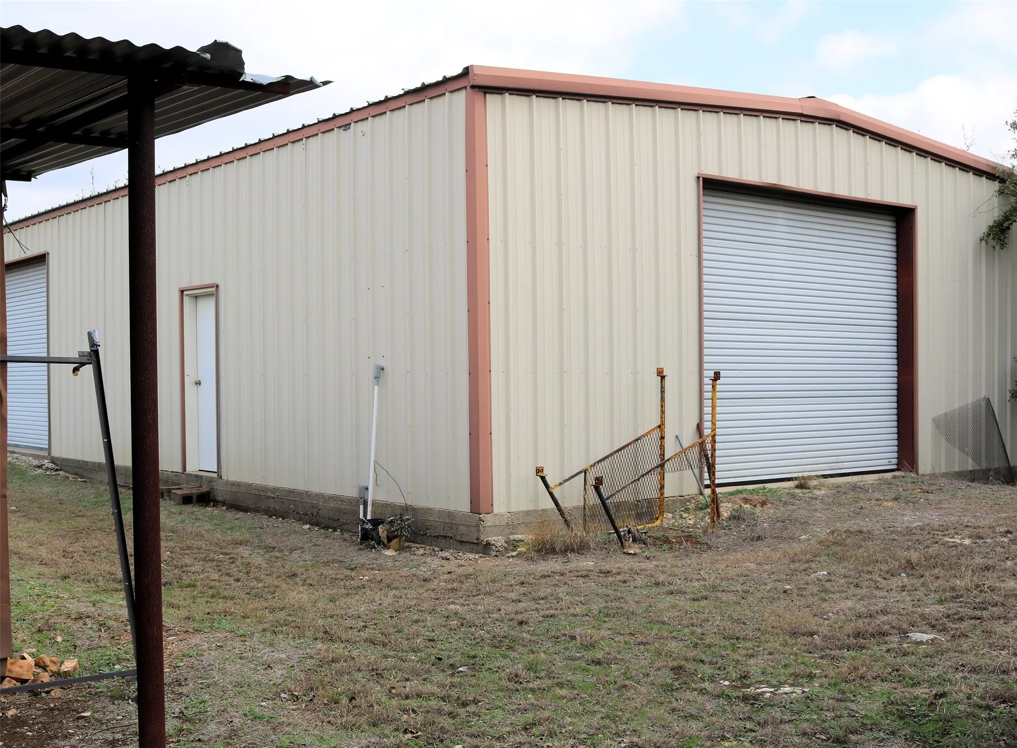 Farm For Sale in Bell County , 8520 Brewer Lane, Salado, Texas 76571, 2 Bedroom, 1 Bathroom, 1 Garage spaces, 1,380 Sqft, built in 1966, mls#21081913, Real Estate Agent in Salado, Homes For Sale in Bell county, Homes For Sale in Salado, Realtor in Salado Texas, Real Estate Brokerage Independent Realty Texas, Luminita Cordes Realtor