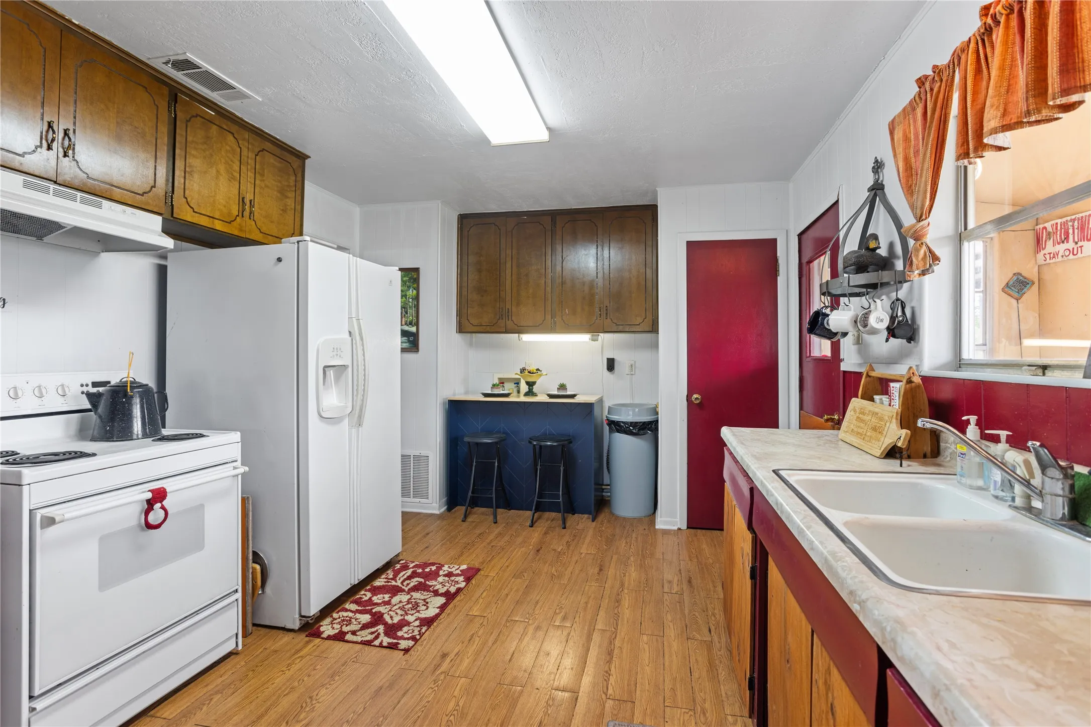 Farm For Sale in Bell County , 8520 Brewer Lane, Salado, Texas 76571, 2 Bedroom, 1 Bathroom, 1 Garage spaces, 1,380 Sqft, built in 1966, mls#21081913, Real Estate Agent in Salado, Homes For Sale in Bell county, Homes For Sale in Salado, Realtor in Salado Texas, Real Estate Brokerage Independent Realty Texas, Luminita Cordes Realtor