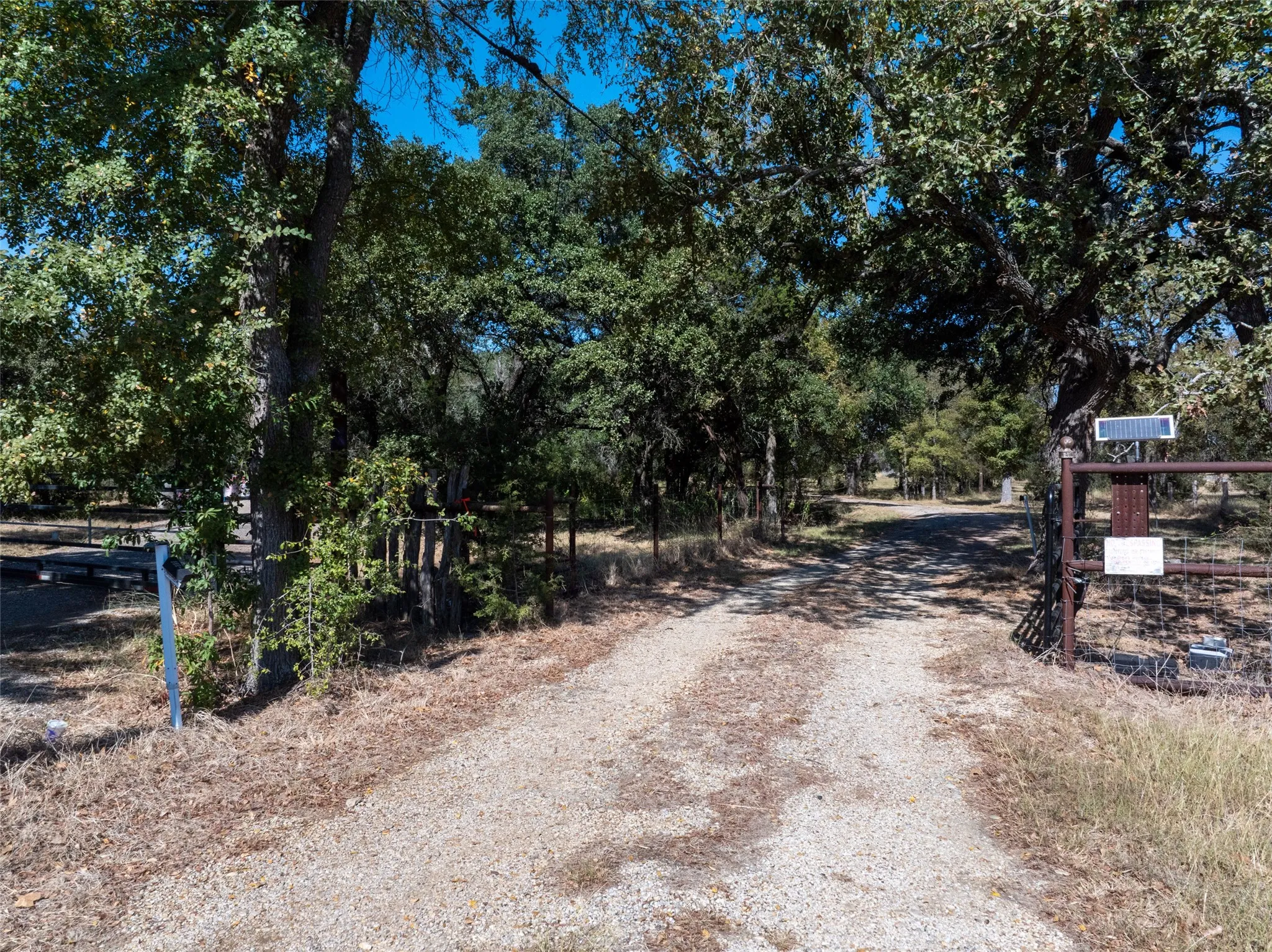 Farm For Sale in Bell County , 8520 Brewer Lane, Salado, Texas 76571, 2 Bedroom, 1 Bathroom, 1 Garage spaces, 1,380 Sqft, built in 1966, mls#21081913, Real Estate Agent in Salado, Homes For Sale in Bell county, Homes For Sale in Salado, Realtor in Salado Texas, Real Estate Brokerage Independent Realty Texas, Luminita Cordes Realtor