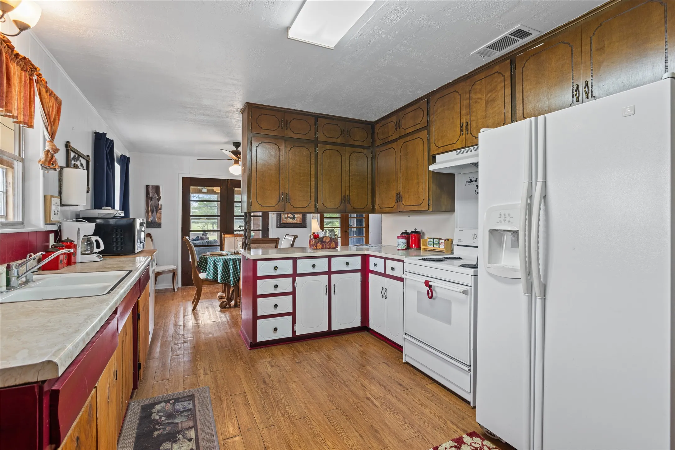 Farm For Sale in Bell County , 8520 Brewer Lane, Salado, Texas 76571, 2 Bedroom, 1 Bathroom, 1 Garage spaces, 1,380 Sqft, built in 1966, mls#21081913, Real Estate Agent in Salado, Homes For Sale in Bell county, Homes For Sale in Salado, Realtor in Salado Texas, Real Estate Brokerage Independent Realty Texas, Luminita Cordes Realtor