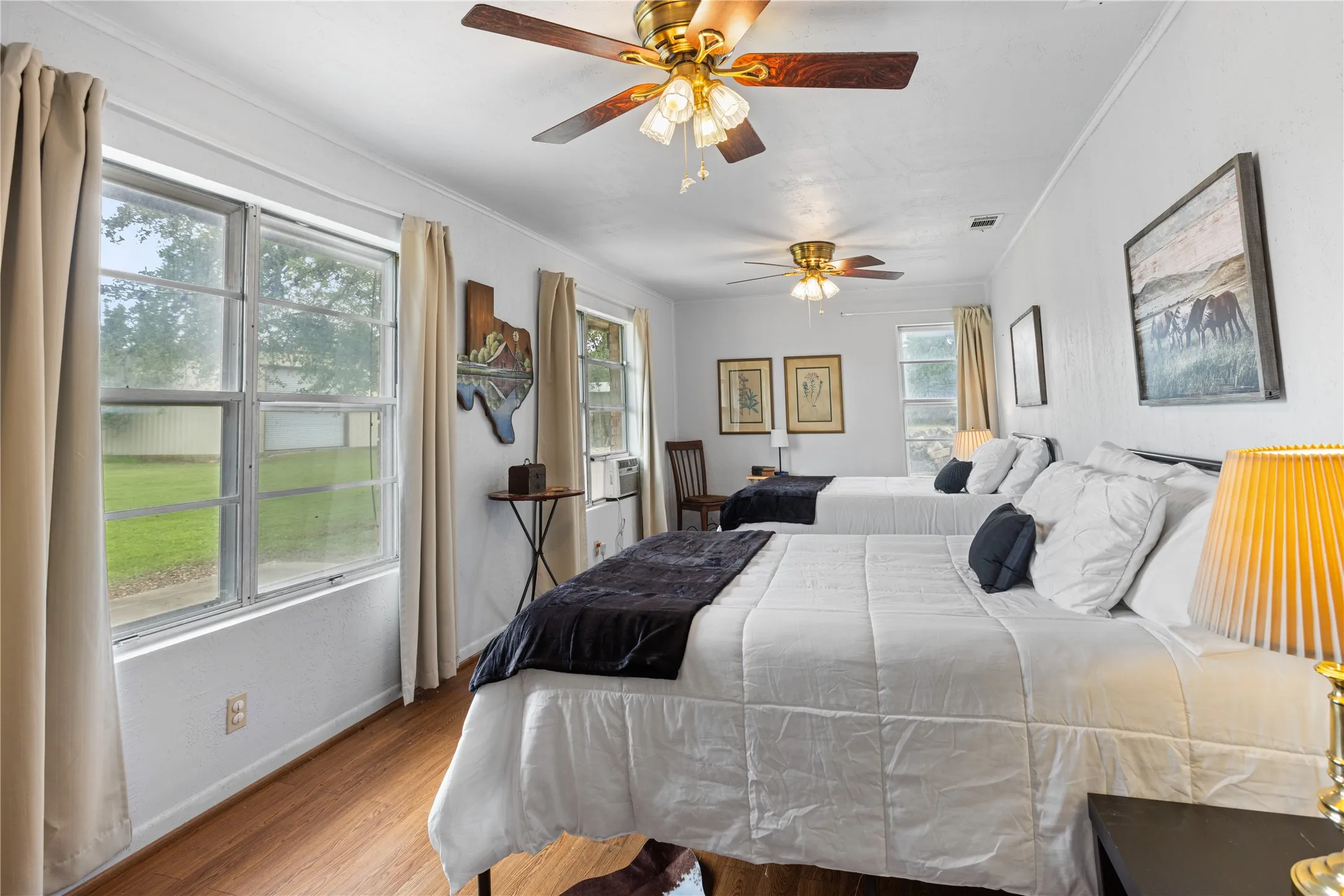 Farm For Sale in Bell County , 8520 Brewer Lane, Salado, Texas 76571, 2 Bedroom, 1 Bathroom, 1 Garage spaces, 1,380 Sqft, built in 1966, mls#21081913, Real Estate Agent in Salado, Homes For Sale in Bell county, Homes For Sale in Salado, Realtor in Salado Texas, Real Estate Brokerage Independent Realty Texas, Luminita Cordes Realtor