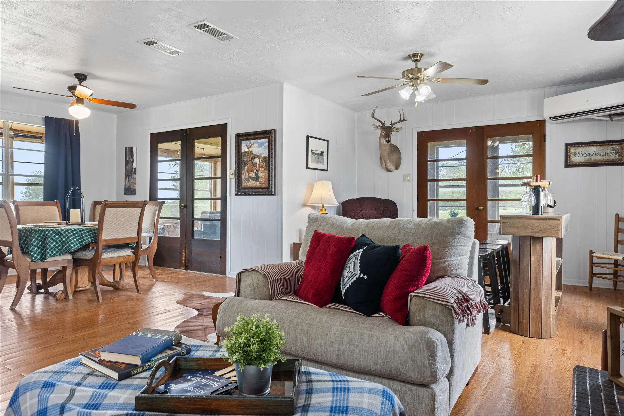 Farm For Sale in Bell County , 8520 Brewer Lane, Salado, Texas 76571, 2 Bedroom, 1 Bathroom, 1 Garage spaces, 1,380 Sqft, built in 1966, mls#21081913, Real Estate Agent in Salado, Homes For Sale in Bell county, Homes For Sale in Salado, Realtor in Salado Texas, Real Estate Brokerage Independent Realty Texas, Luminita Cordes Realtor
