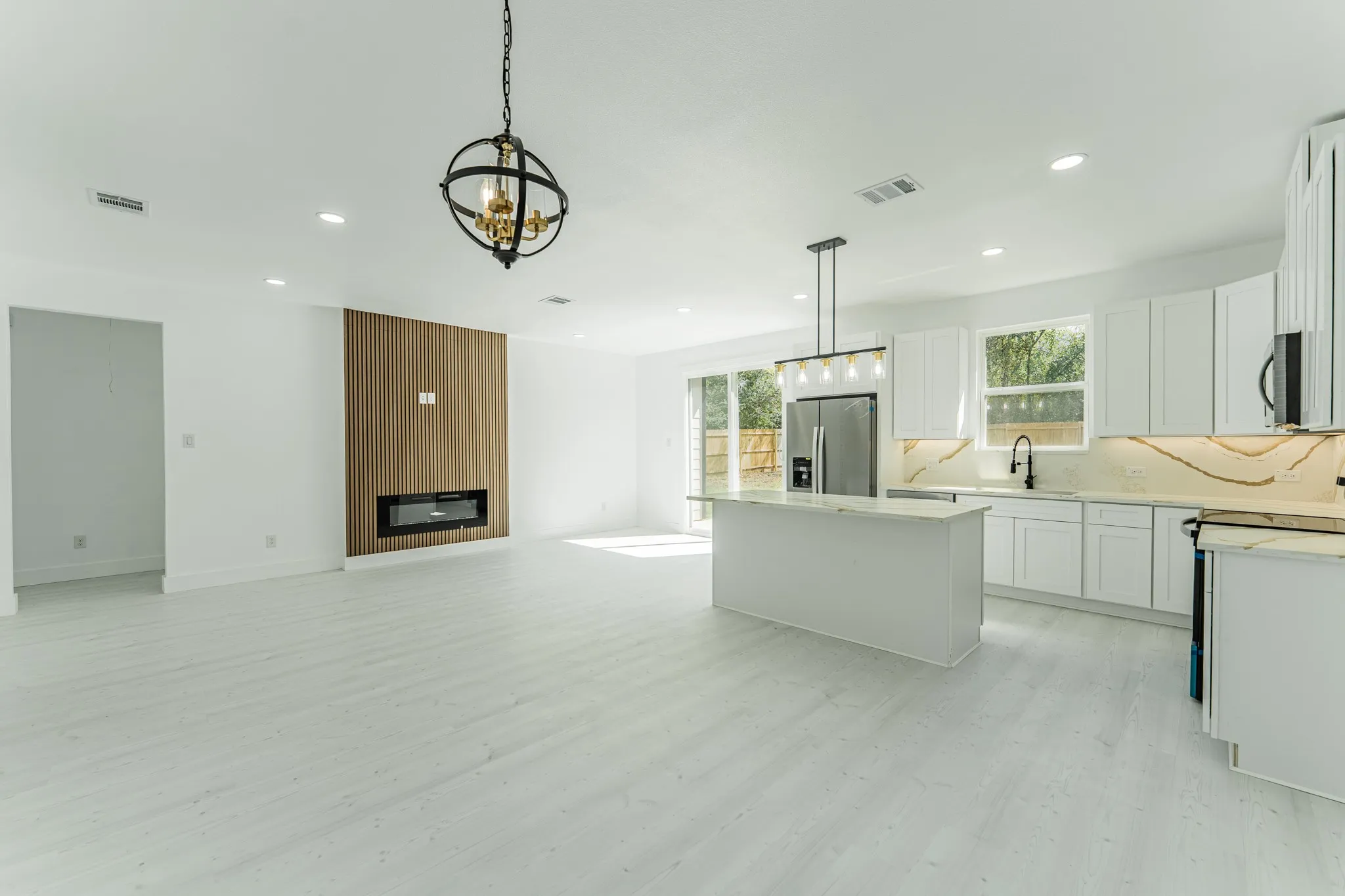 Single Family Residence For Sale in Hopkins County , 206 Ross Street W, Sulphur Springs, Texas 75482, 3 Bedroom, 2 Bathroom, 1 Garage spaces, 1,416 Sqft, built in 2025, New Construction - Complete, mls#21082124, Real Estate Agent in Sulphur Springs, Homes For Sale in Hopkins county, Homes For Sale in Sulphur Springs, Realtor in Sulphur Springs Texas, Real Estate Brokerage Independent Realty Texas, Luminita Cordes Realtor