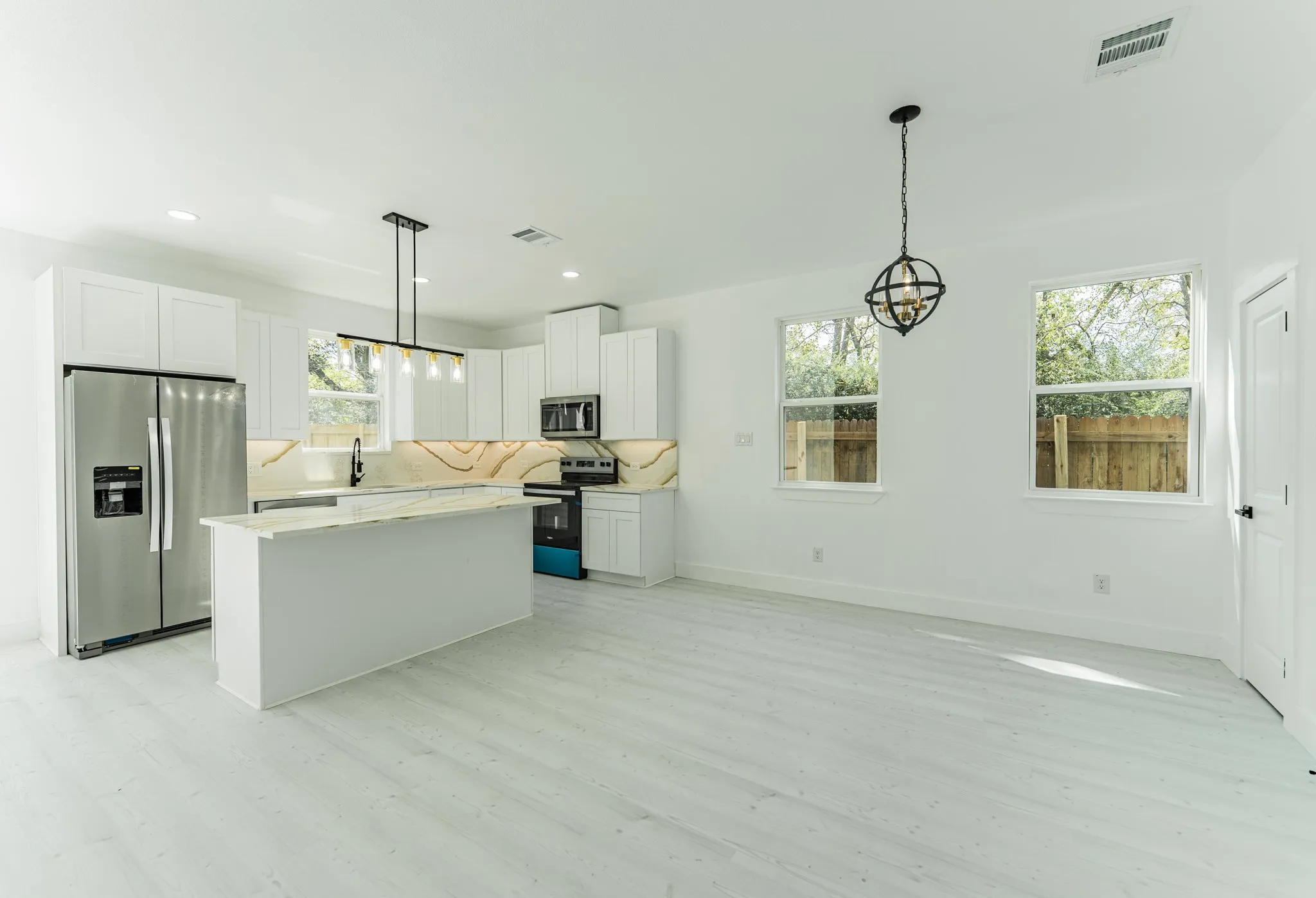 Single Family Residence For Sale in Hopkins County , 206 Ross Street W, Sulphur Springs, Texas 75482, 3 Bedroom, 2 Bathroom, 1 Garage spaces, 1,416 Sqft, built in 2025, New Construction - Complete, mls#21082124, Real Estate Agent in Sulphur Springs, Homes For Sale in Hopkins county, Homes For Sale in Sulphur Springs, Realtor in Sulphur Springs Texas, Real Estate Brokerage Independent Realty Texas, Luminita Cordes Realtor