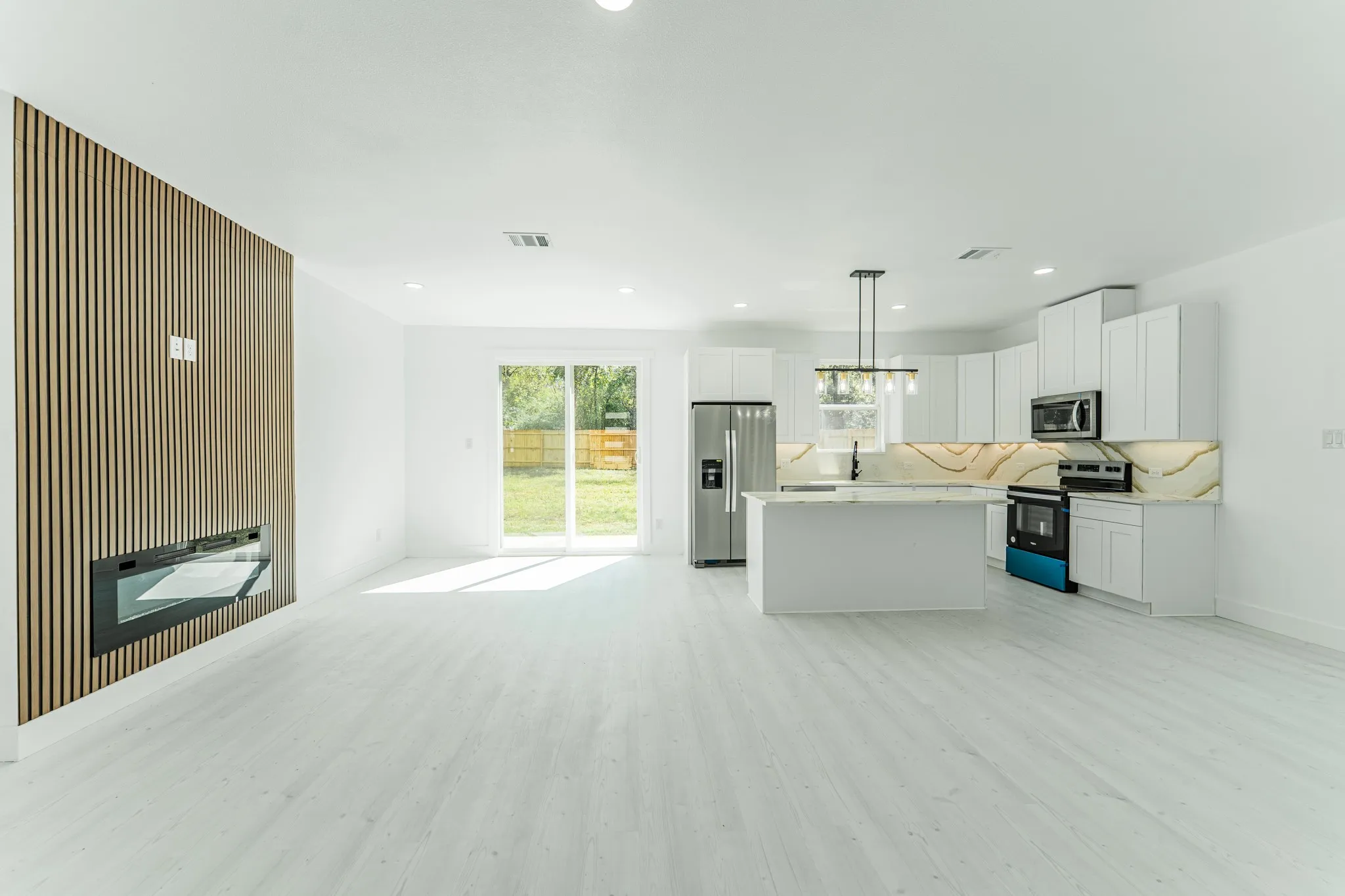 Single Family Residence For Sale in Hopkins County , 206 Ross Street W, Sulphur Springs, Texas 75482, 3 Bedroom, 2 Bathroom, 1 Garage spaces, 1,416 Sqft, built in 2025, New Construction - Complete, mls#21082124, Real Estate Agent in Sulphur Springs, Homes For Sale in Hopkins county, Homes For Sale in Sulphur Springs, Realtor in Sulphur Springs Texas, Real Estate Brokerage Independent Realty Texas, Luminita Cordes Realtor