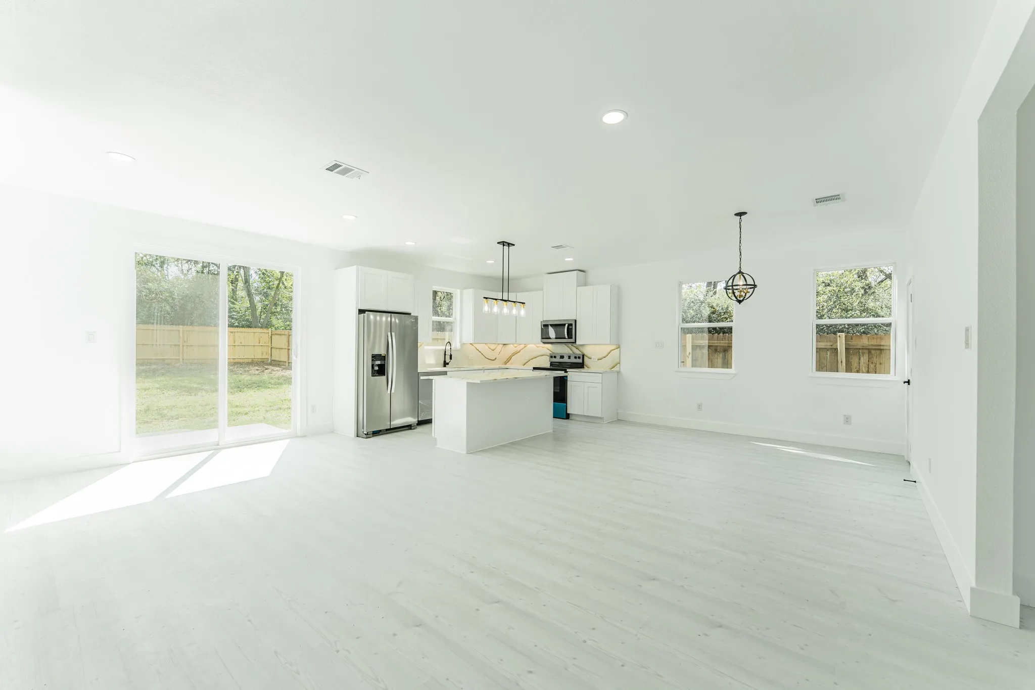 Single Family Residence For Sale in Hopkins County , 206 Ross Street W, Sulphur Springs, Texas 75482, 3 Bedroom, 2 Bathroom, 1 Garage spaces, 1,416 Sqft, built in 2025, New Construction - Complete, mls#21082124, Real Estate Agent in Sulphur Springs, Homes For Sale in Hopkins county, Homes For Sale in Sulphur Springs, Realtor in Sulphur Springs Texas, Real Estate Brokerage Independent Realty Texas, Luminita Cordes Realtor