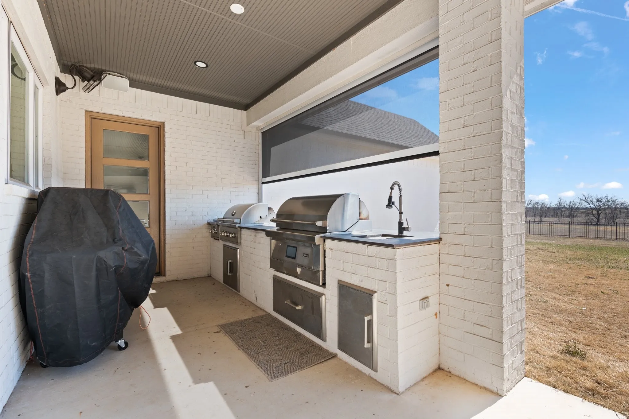 Single Family Residence For Sale in Johnson County , 6305 Sage Creek Drive, Godley, Texas 76044, 4 Bedroom, 4 Bathroom, 3 Garage spaces, 3,256 Sqft, built in 2020, Preowned, mls#21080559, Real Estate Agent in Godley, Homes For Sale in Johnson county, Homes For Sale in Godley, Realtor in Godley Texas, Real Estate Brokerage Independent Realty Texas, Luminita Cordes Realtor