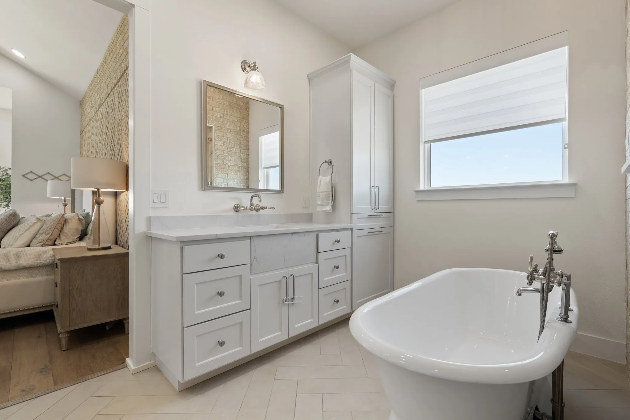 Spa-Inspired Primary Bath – Dual Vanities, Garden Tub & Oversized Walk-In Shower