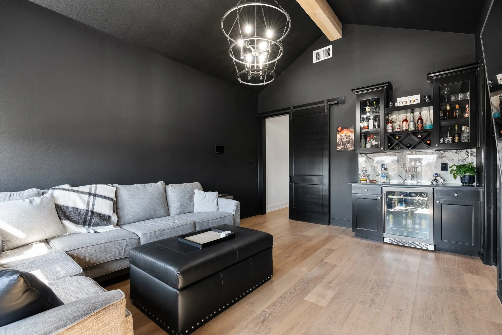 Elegant Entertainment Retreat – Gameroom with Dry Bar & Ensuite Half Bath