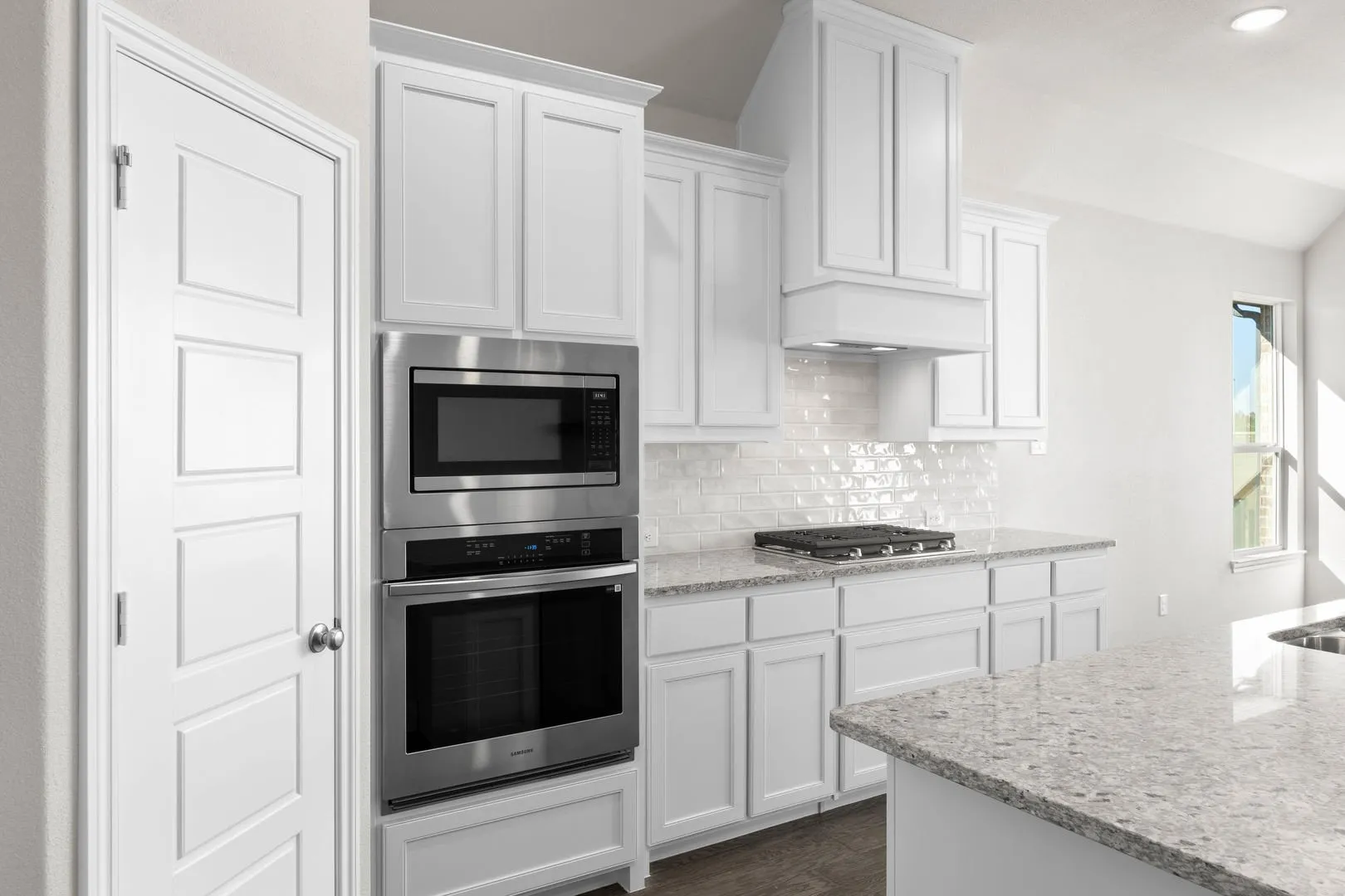 7809 Barley Field-Kitchen-3
