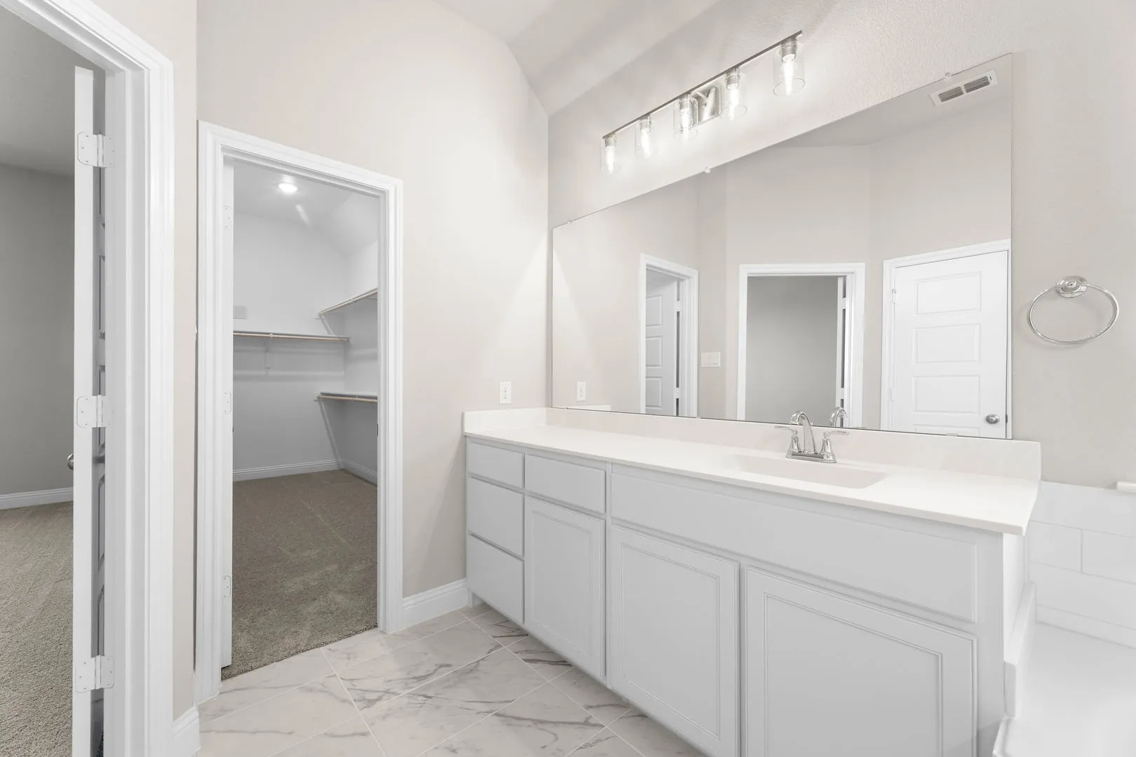 7809 Barley Field-Primary Suite-4