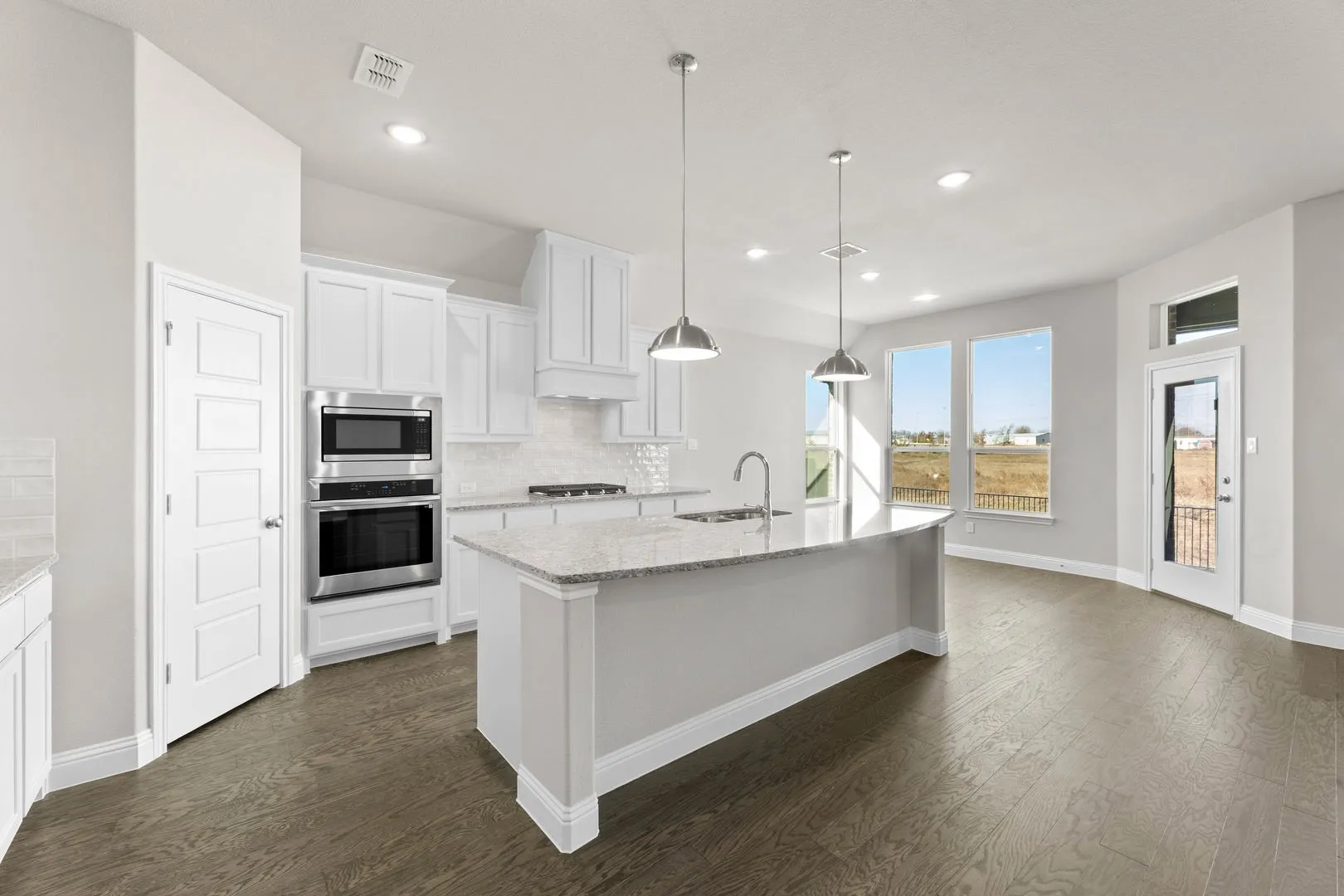 7809 Barley Field-Kitchen-1