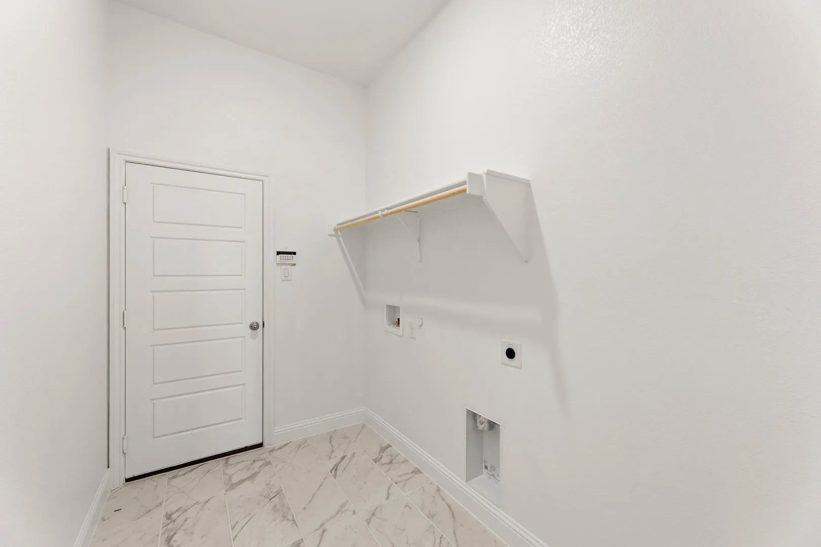 7809 Barley Field-Utility-1