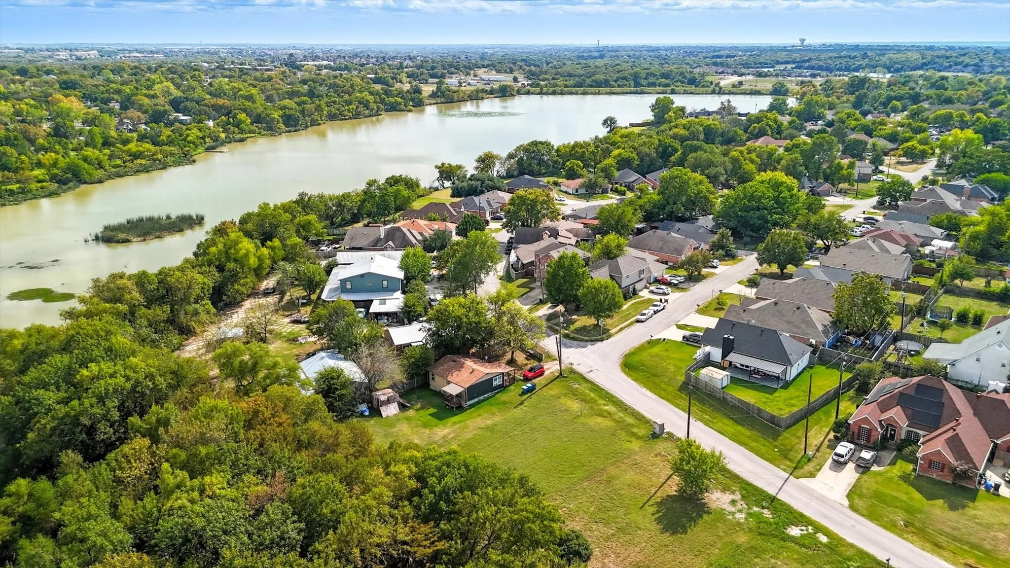 Unimproved Land For Sale in Rockwall County , 869 Lakeside Drive, Rockwall, Texas 75032, 0, 0, Garage spaces, 0 Sqft, built in 0, Price $53,000, mls#21074475, Real Estate Agent in Rockwall, Homes For Sale in Rockwall county, Homes For Sale in Rockwall, Realtor in Rockwall Texas, Real Estate Brokerage Independent Realty Texas, Luminita Cordes Realtor