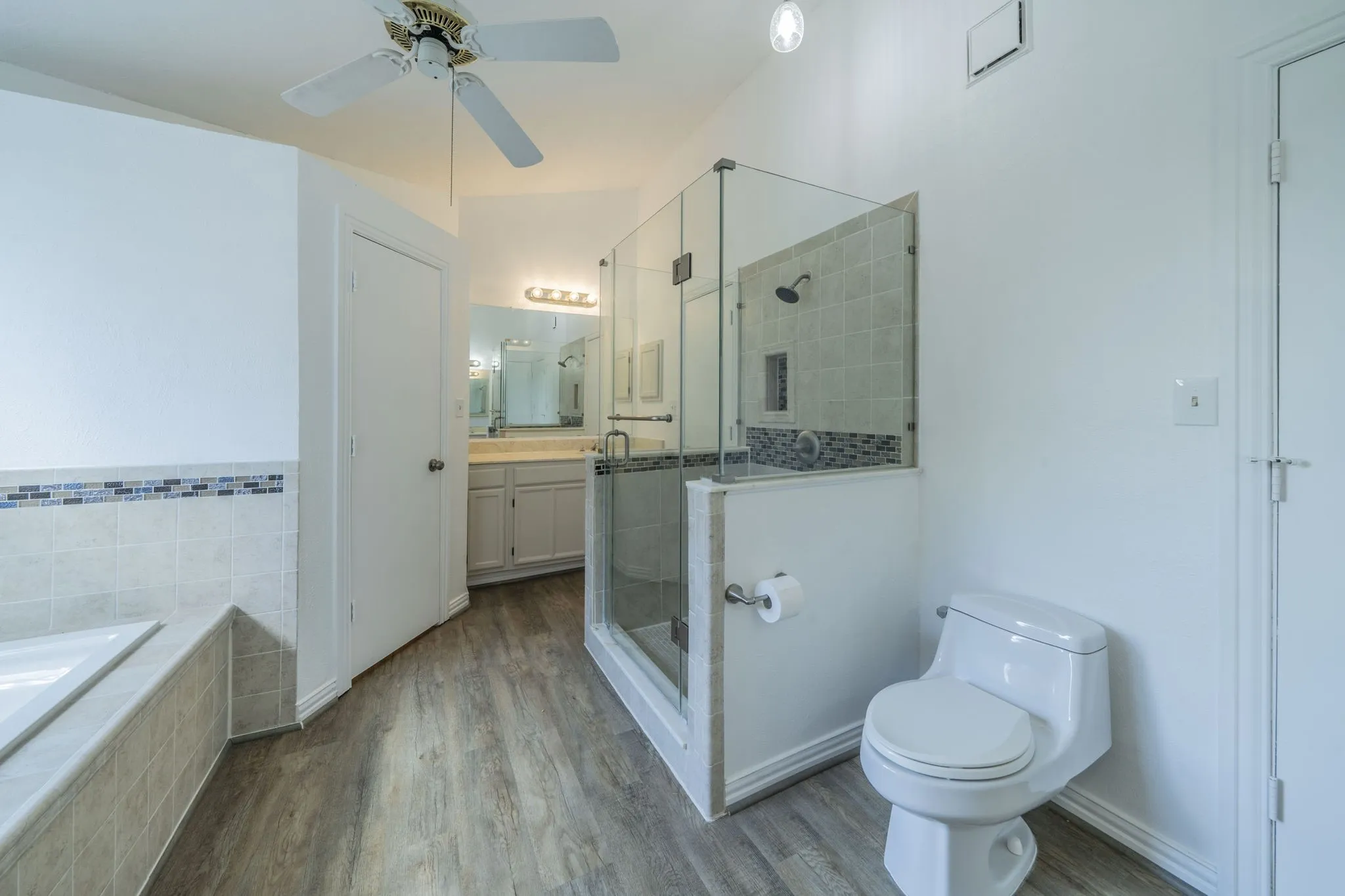 Another view of the master suite bath.