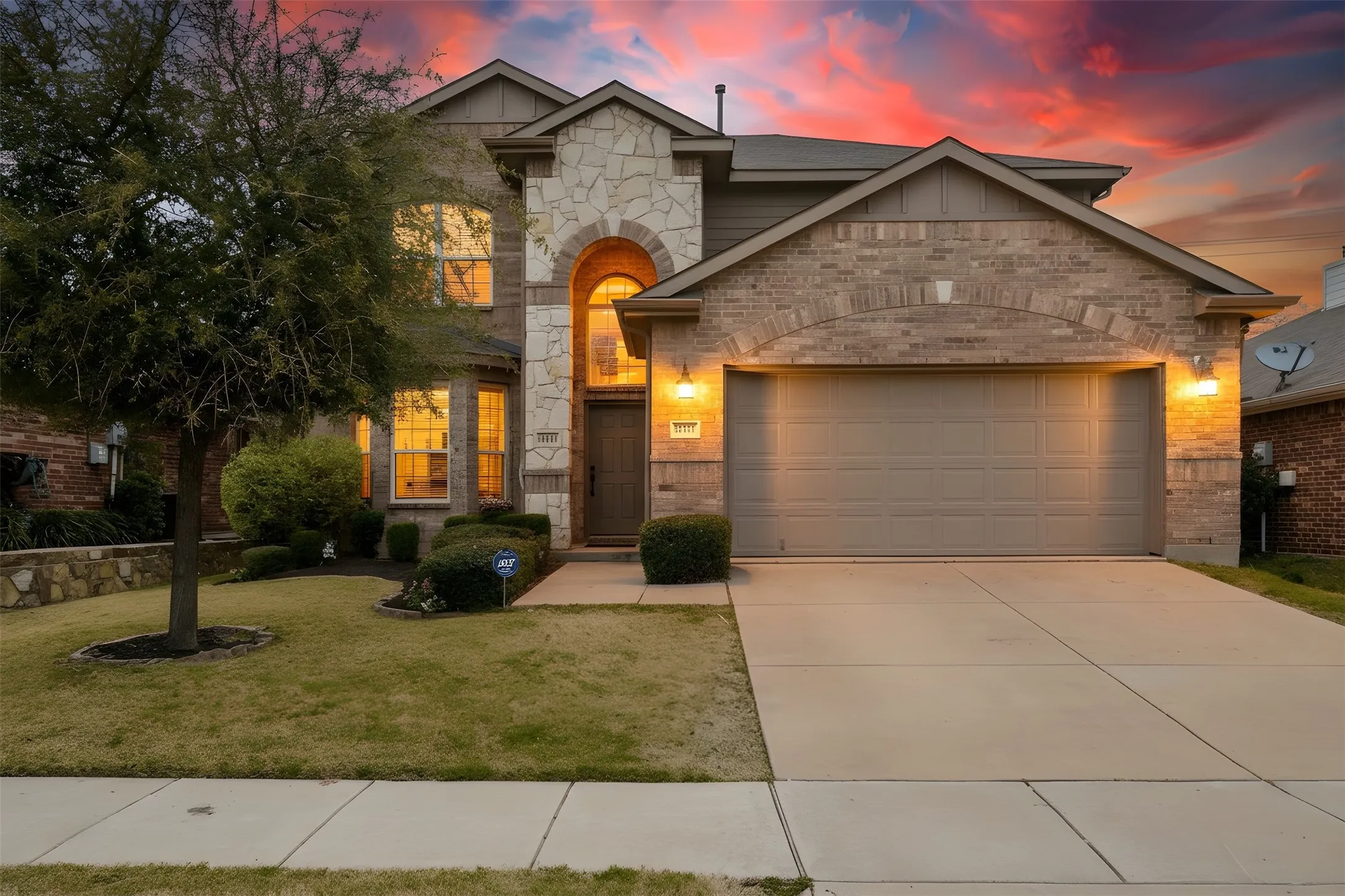 Single Family Residence For Sale in Denton County , 1817 Shoebill Drive, Little Elm, Texas 75068, 4 Bedroom, 3 Bathroom, 2 Garage spaces, 2,663 Sqft, built in 2009, Preowned, mls#21082228, Real Estate Agent in Little Elm, Homes For Sale in Denton county, Homes For Sale in Little Elm, Realtor in Little Elm Texas, Real Estate Brokerage Independent Realty Texas, Luminita Cordes Realtor