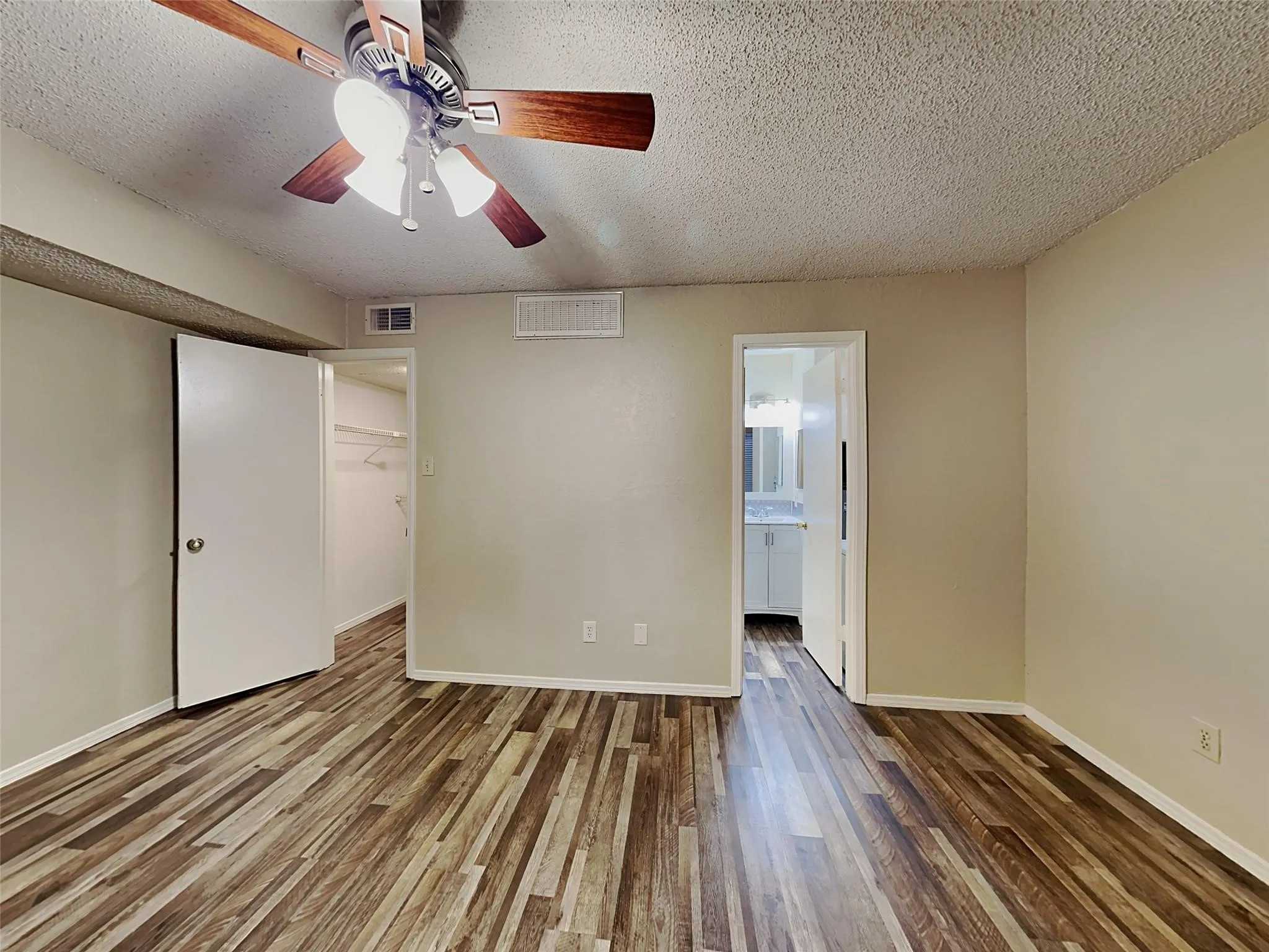 Condominium For Sale in Dallas County , 9811 Walnut Street 108, Dallas, Texas 75243, 1 Bedroom, 1 Bathroom, Garage spaces, 662 Sqft, built in 1981, Preowned, Price $65,000, mls#21083222, Real Estate Agent in Dallas, Homes For Sale in Dallas county, Homes For Sale in Dallas, Realtor in Dallas Texas, Real Estate Brokerage Independent Realty Texas, Luminita Cordes Realtor