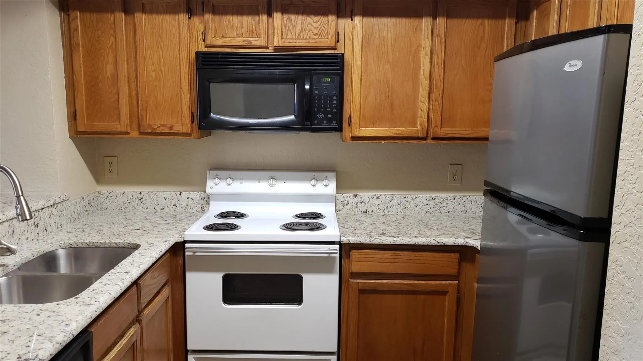 Condominium For Sale in Dallas County , 9811 Walnut Street 108, Dallas, Texas 75243, 1 Bedroom, 1 Bathroom, Garage spaces, 662 Sqft, built in 1981, Preowned, Price $65,000, mls#21083222, Real Estate Agent in Dallas, Homes For Sale in Dallas county, Homes For Sale in Dallas, Realtor in Dallas Texas, Real Estate Brokerage Independent Realty Texas, Luminita Cordes Realtor