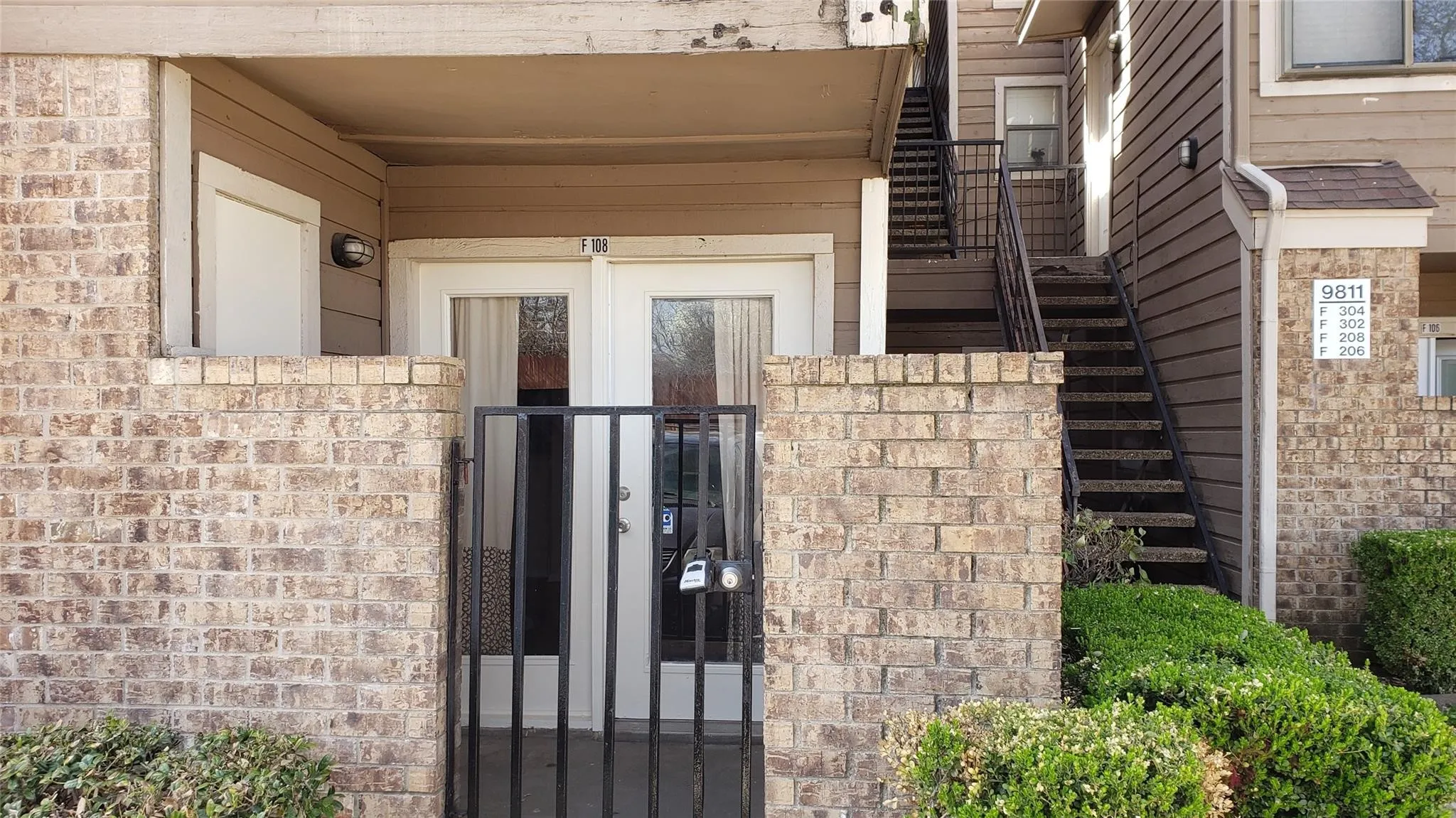 Condominium For Sale in Dallas County , 9811 Walnut Street 108, Dallas, Texas 75243, 1 Bedroom, 1 Bathroom, Garage spaces, 662 Sqft, built in 1981, Preowned, Price $65,000, mls#21083222, Real Estate Agent in Dallas, Homes For Sale in Dallas county, Homes For Sale in Dallas, Realtor in Dallas Texas, Real Estate Brokerage Independent Realty Texas, Luminita Cordes Realtor