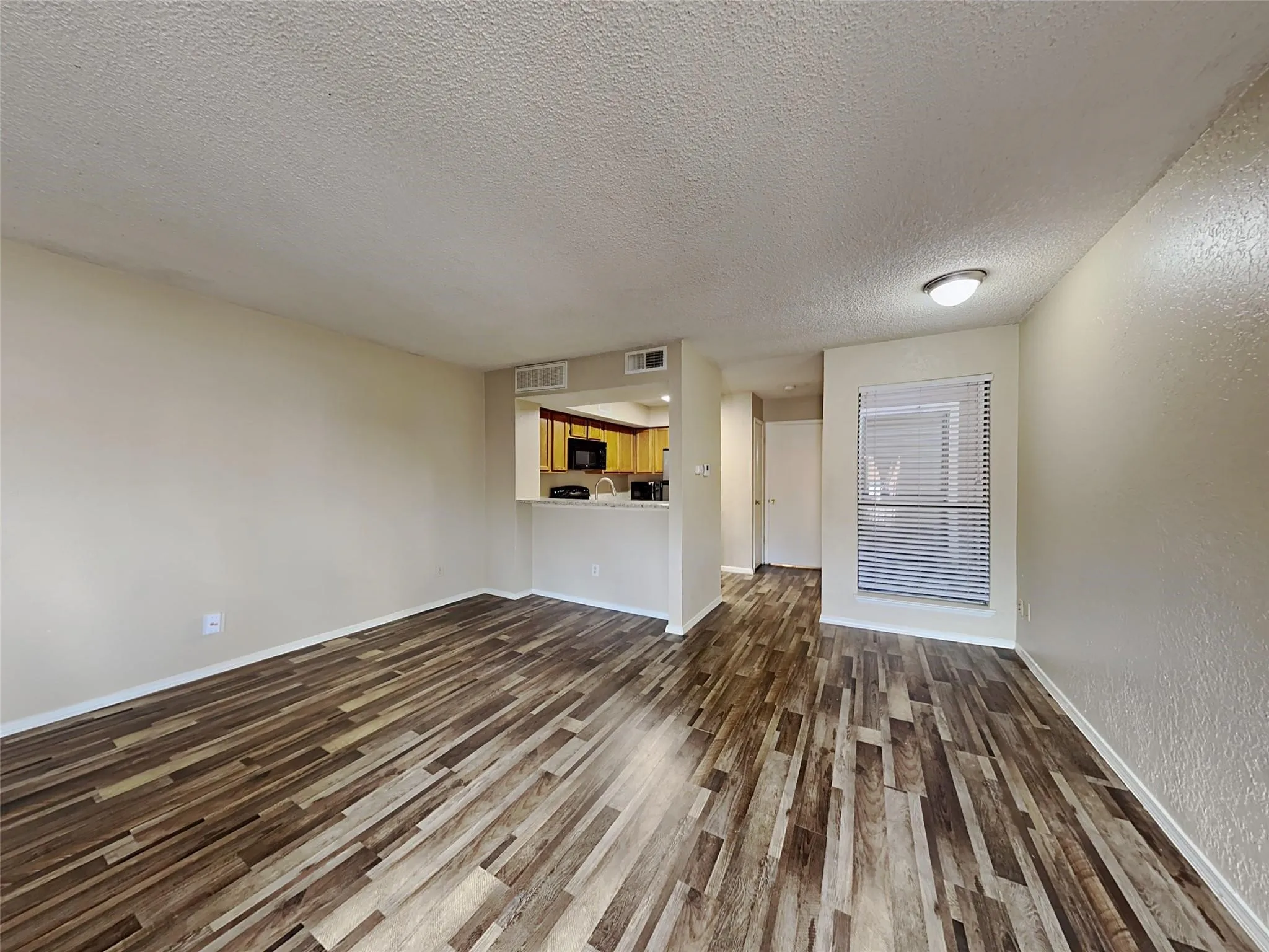 Condominium For Sale in Dallas County , 9811 Walnut Street 108, Dallas, Texas 75243, 1 Bedroom, 1 Bathroom, Garage spaces, 662 Sqft, built in 1981, Preowned, Price $65,000, mls#21083222, Real Estate Agent in Dallas, Homes For Sale in Dallas county, Homes For Sale in Dallas, Realtor in Dallas Texas, Real Estate Brokerage Independent Realty Texas, Luminita Cordes Realtor