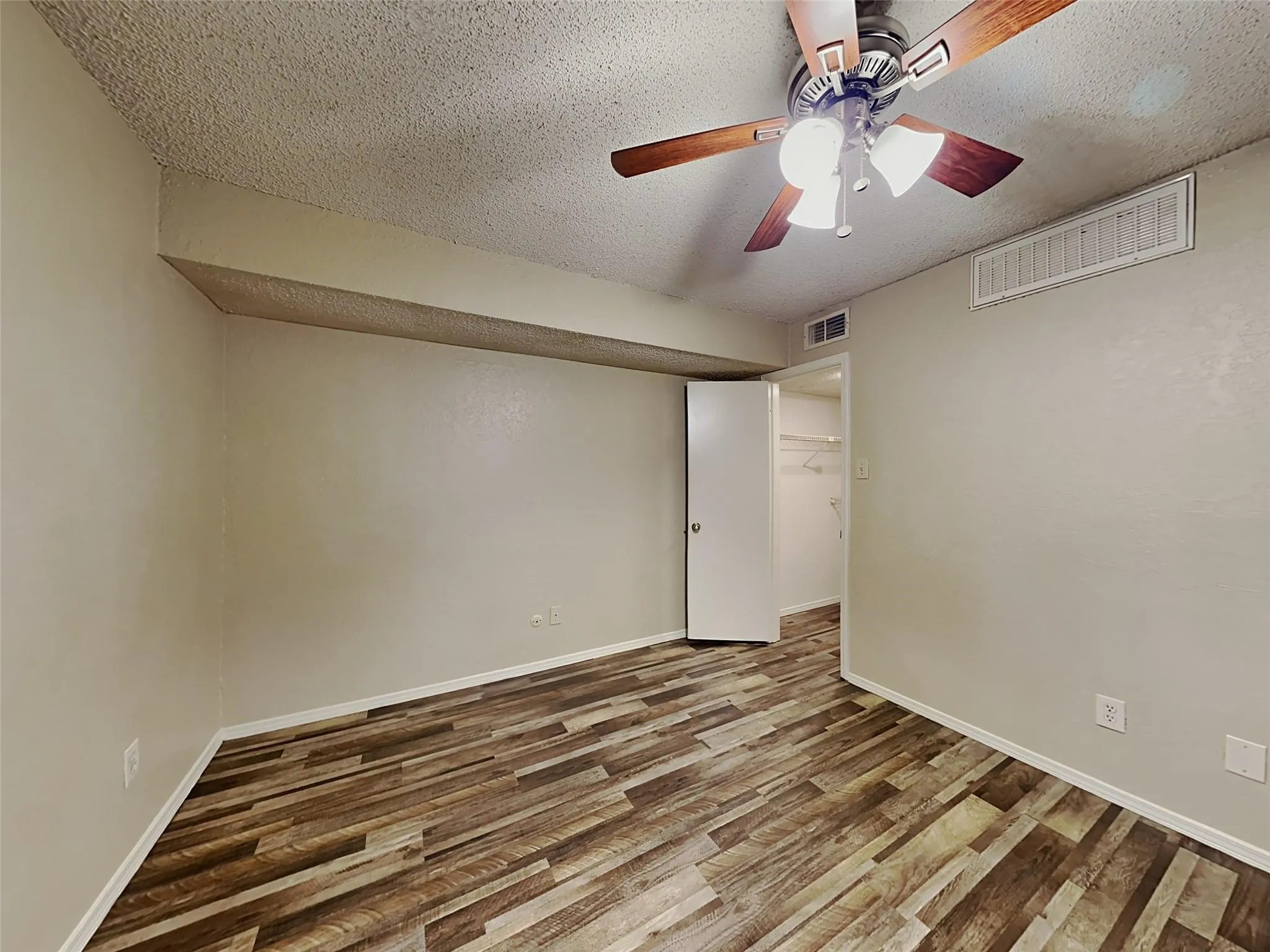 Condominium For Sale in Dallas County , 9811 Walnut Street 108, Dallas, Texas 75243, 1 Bedroom, 1 Bathroom, Garage spaces, 662 Sqft, built in 1981, Preowned, Price $65,000, mls#21083222, Real Estate Agent in Dallas, Homes For Sale in Dallas county, Homes For Sale in Dallas, Realtor in Dallas Texas, Real Estate Brokerage Independent Realty Texas, Luminita Cordes Realtor