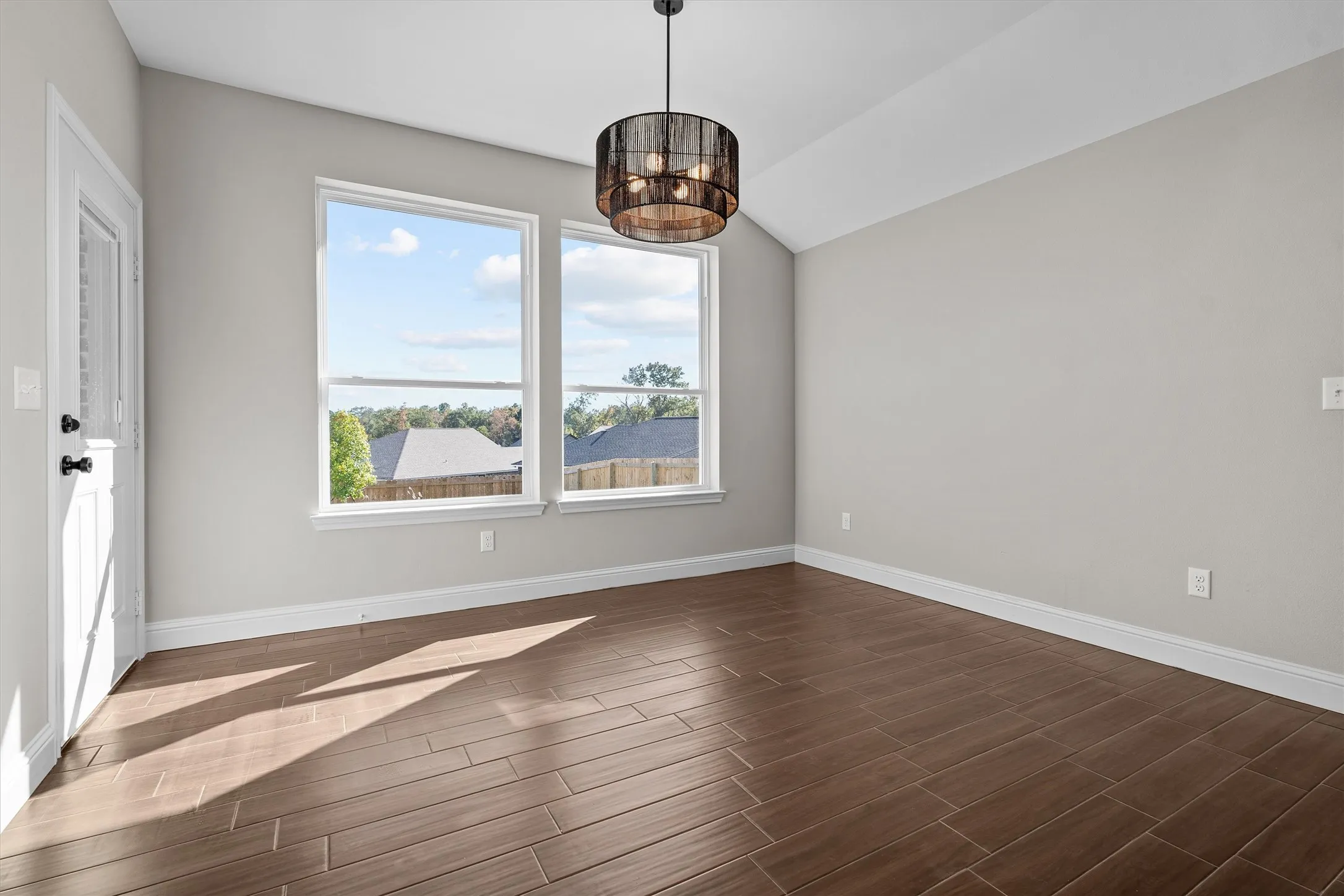 Single Family Residence For Sale in Smith County , 16517 Crossing Circle, Lindale, Texas 75771, 4 Bedroom, 2 Bathroom, 2 Garage spaces, 1,865 Sqft, built in 2025, New Construction - Complete, mls#21083338, Real Estate Agent in Lindale, Homes For Sale in Smith county, Homes For Sale in Lindale, Realtor in Lindale Texas, Real Estate Brokerage Independent Realty Texas, Luminita Cordes Realtor