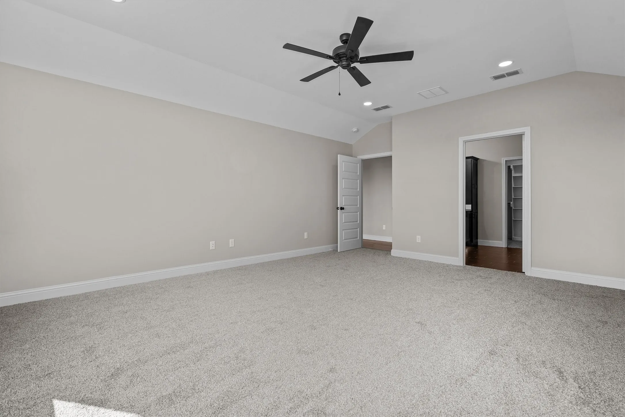 Single Family Residence For Sale in Smith County , 16517 Crossing Circle, Lindale, Texas 75771, 4 Bedroom, 2 Bathroom, 2 Garage spaces, 1,865 Sqft, built in 2025, New Construction - Complete, mls#21083338, Real Estate Agent in Lindale, Homes For Sale in Smith county, Homes For Sale in Lindale, Realtor in Lindale Texas, Real Estate Brokerage Independent Realty Texas, Luminita Cordes Realtor