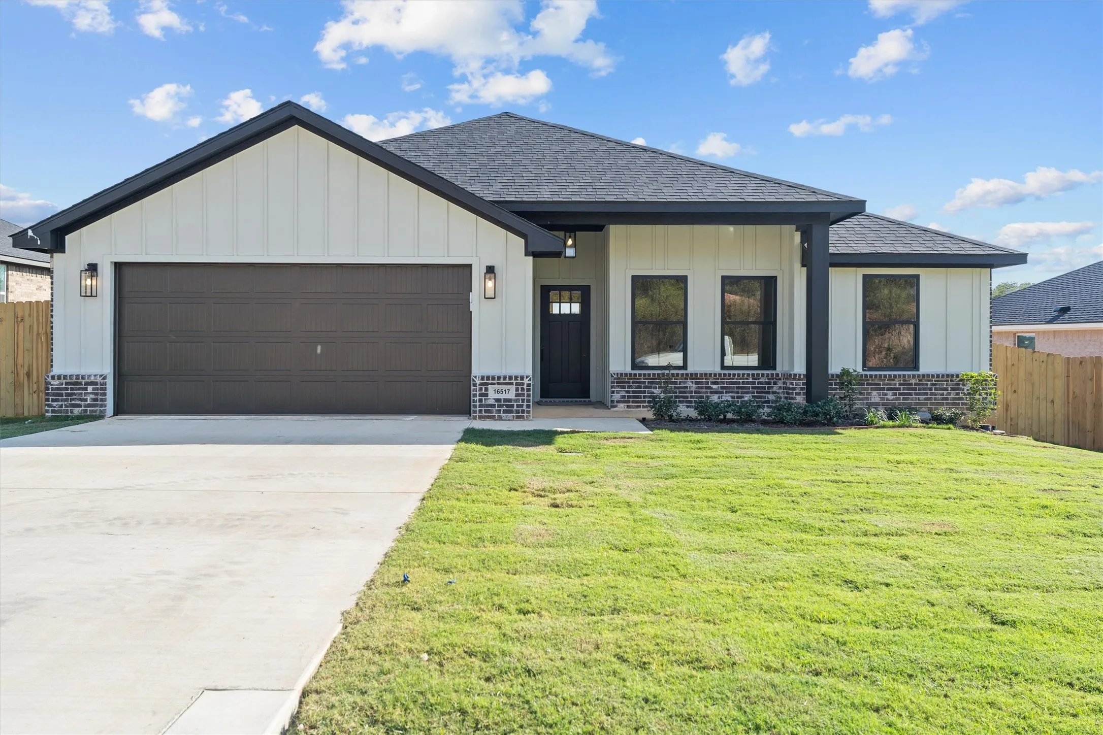 Single Family Residence For Sale in Smith County , 16517 Crossing Circle, Lindale, Texas 75771, 4 Bedroom, 2 Bathroom, 2 Garage spaces, 1,865 Sqft, built in 2025, New Construction - Complete, mls#21083338, Real Estate Agent in Lindale, Homes For Sale in Smith county, Homes For Sale in Lindale, Realtor in Lindale Texas, Real Estate Brokerage Independent Realty Texas, Luminita Cordes Realtor