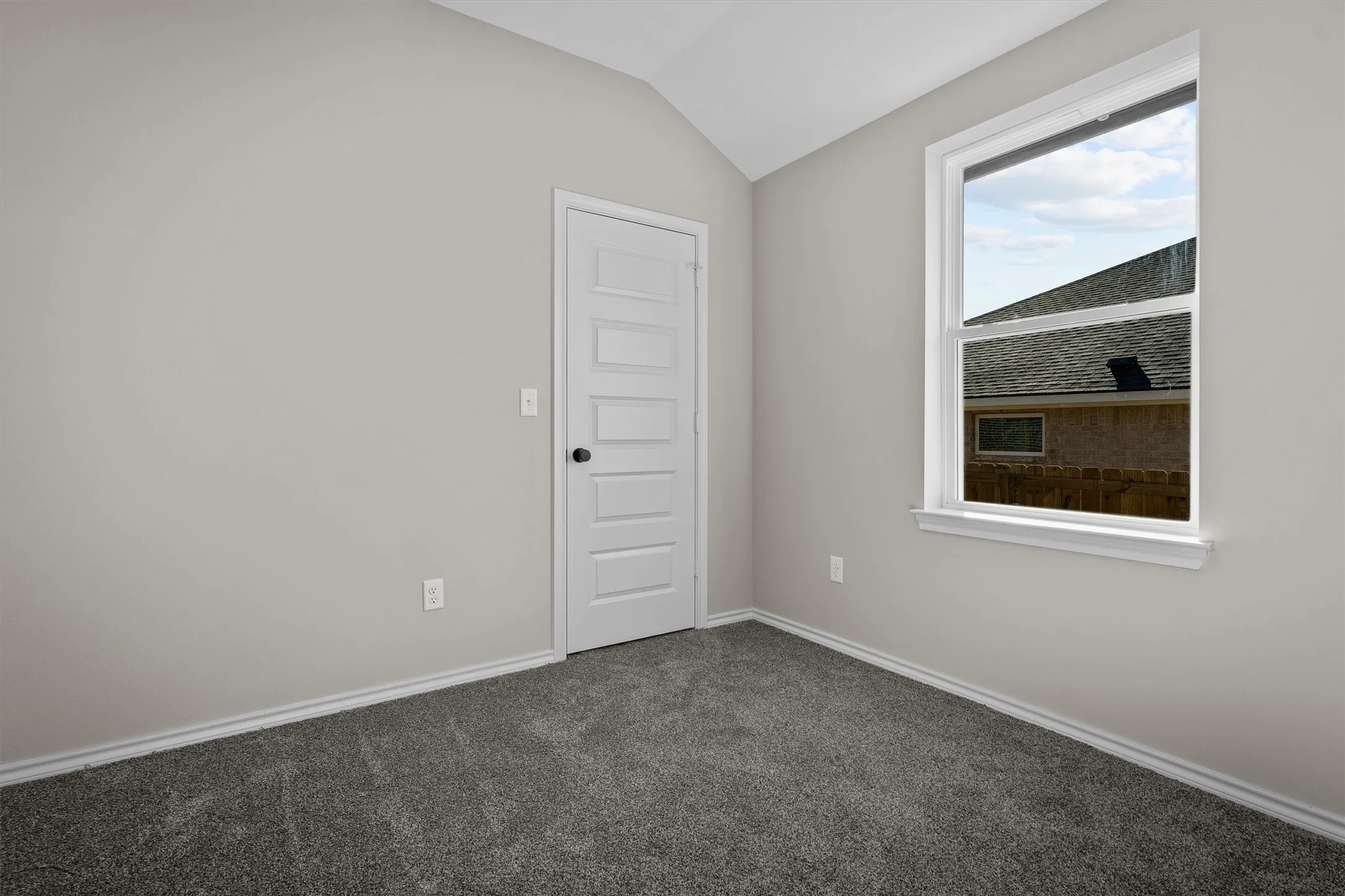 Single Family Residence For Sale in Smith County , 16517 Crossing Circle, Lindale, Texas 75771, 4 Bedroom, 2 Bathroom, 2 Garage spaces, 1,865 Sqft, built in 2025, New Construction - Complete, mls#21083338, Real Estate Agent in Lindale, Homes For Sale in Smith county, Homes For Sale in Lindale, Realtor in Lindale Texas, Real Estate Brokerage Independent Realty Texas, Luminita Cordes Realtor