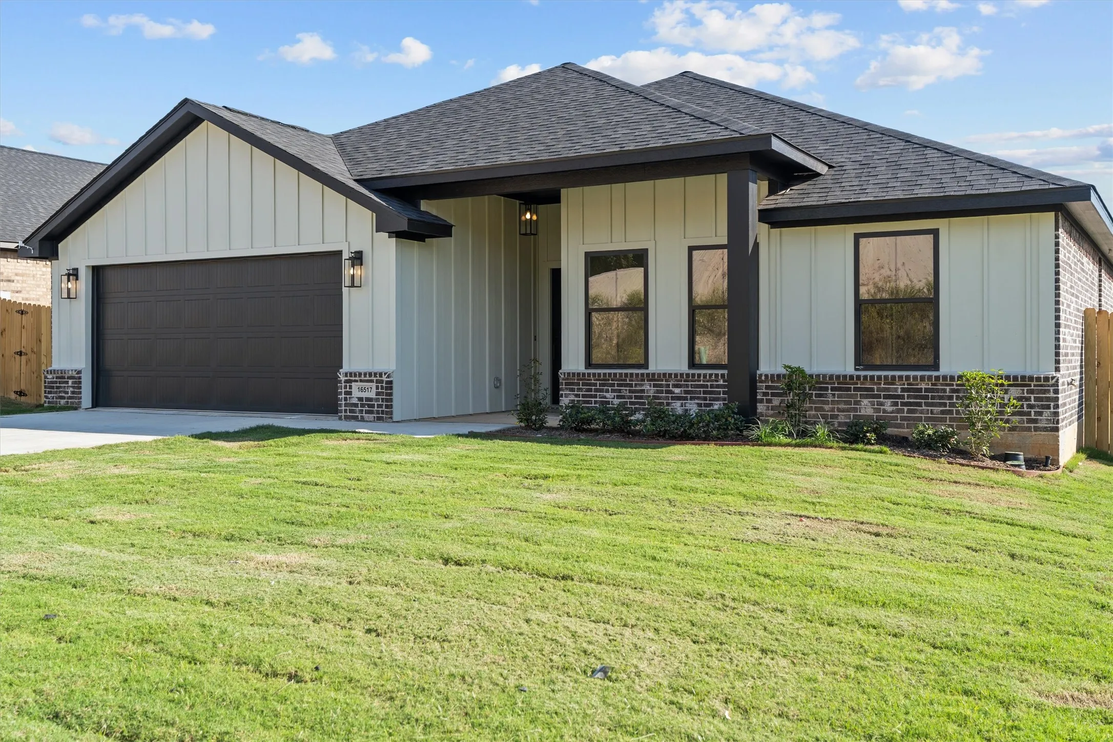 Single Family Residence For Sale in Smith County , 16517 Crossing Circle, Lindale, Texas 75771, 4 Bedroom, 2 Bathroom, 2 Garage spaces, 1,865 Sqft, built in 2025, New Construction - Complete, mls#21083338, Real Estate Agent in Lindale, Homes For Sale in Smith county, Homes For Sale in Lindale, Realtor in Lindale Texas, Real Estate Brokerage Independent Realty Texas, Luminita Cordes Realtor