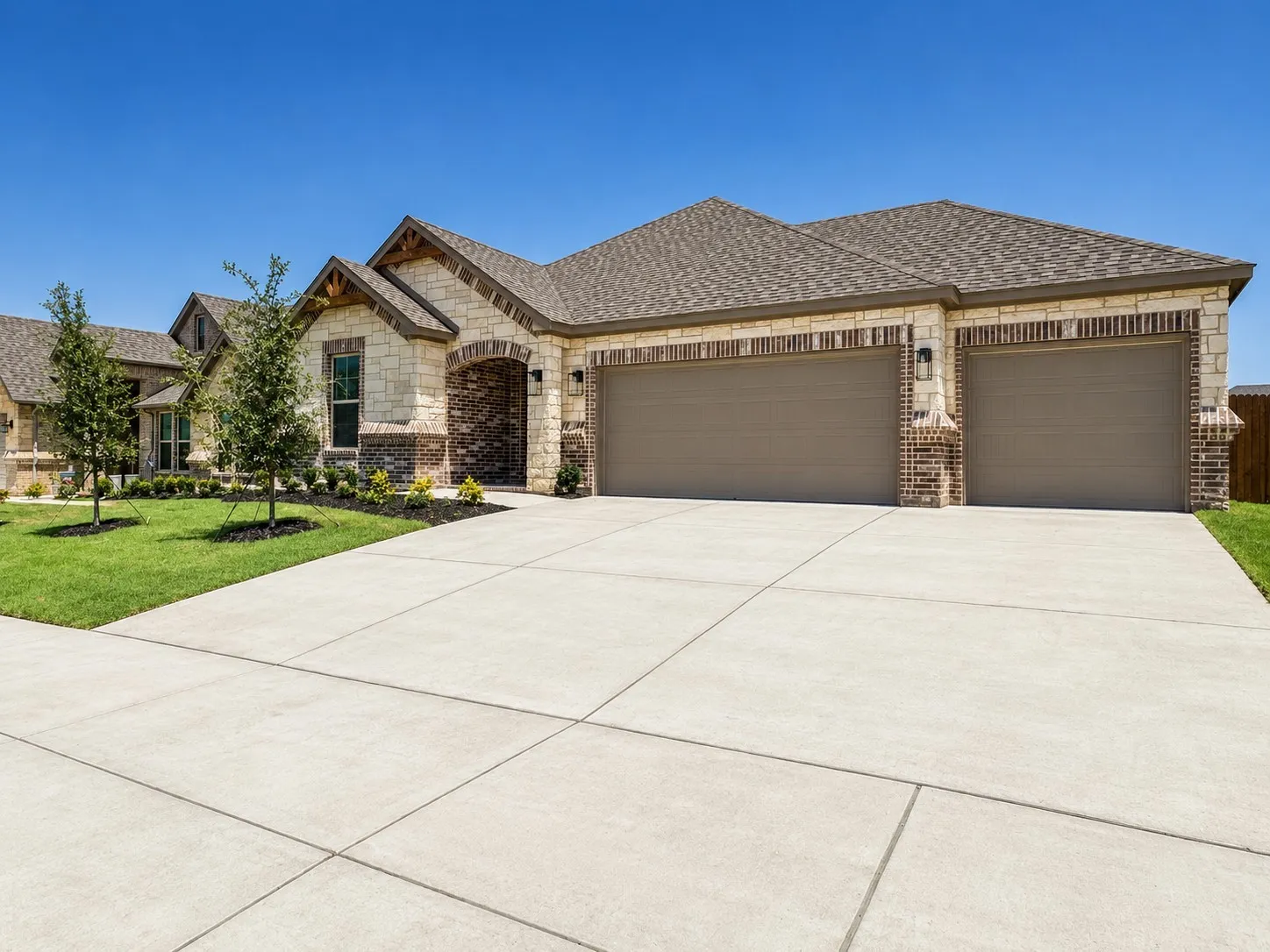 Single Family Residence For Sale in Johnson County , 709 Bass Lake Lane, Cleburne, Texas 76033, 3 Bedroom, 2 Bathroom, 3 Garage spaces, 1,773 Sqft, built in 2026, Price $359,500, mls#21083407, Real Estate Agent in Cleburne, Homes For Sale in Johnson county, Homes For Sale in Cleburne, Realtor in Cleburne Texas, Real Estate Brokerage Independent Realty Texas, Luminita Cordes Realtor