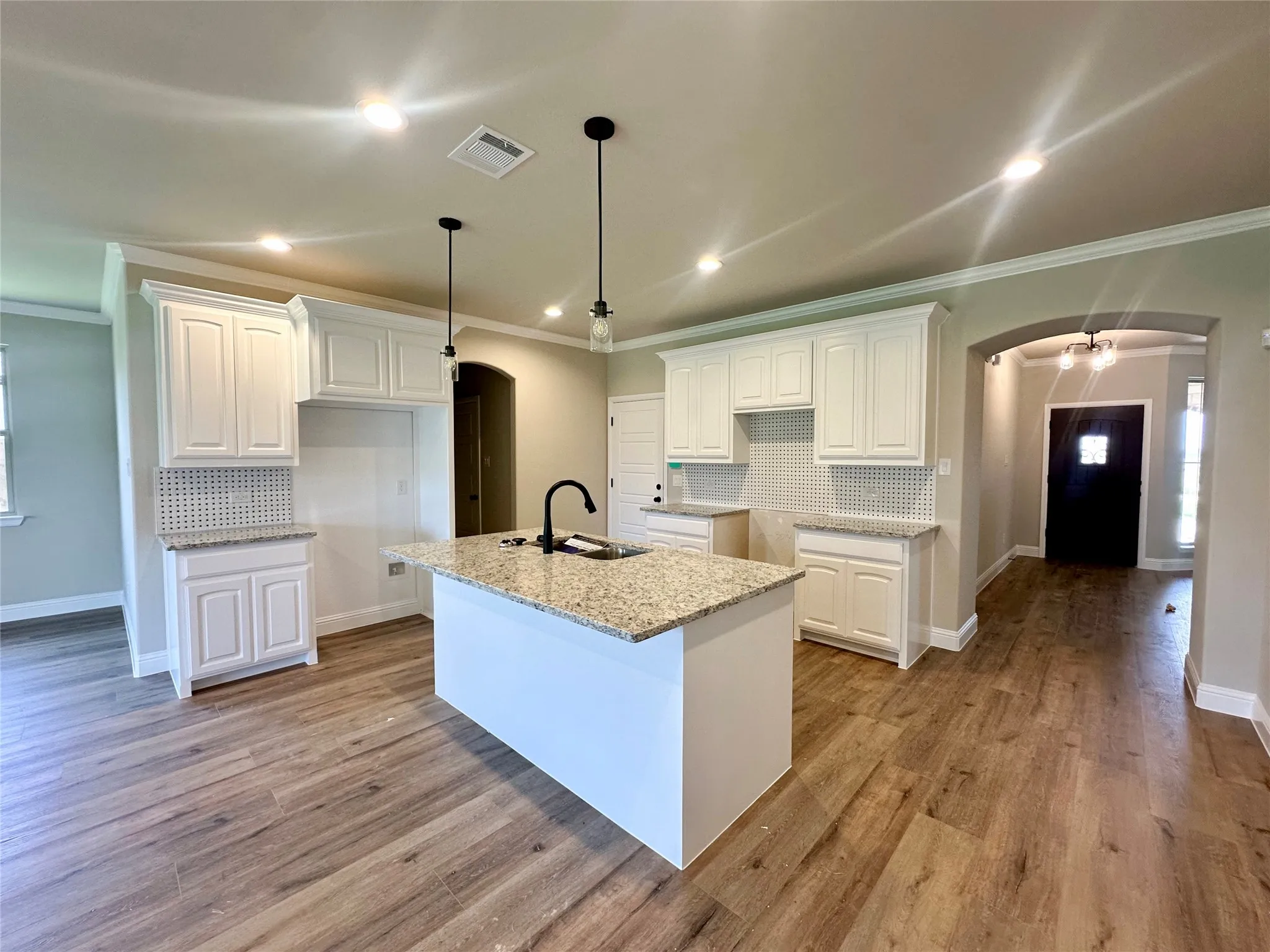 Single Family Residence For Sale in Johnson County , 709 Bass Lake Lane, Cleburne, Texas 76033, 3 Bedroom, 2 Bathroom, 3 Garage spaces, 1,773 Sqft, built in 2026, Price $359,500, mls#21083407, Real Estate Agent in Cleburne, Homes For Sale in Johnson county, Homes For Sale in Cleburne, Realtor in Cleburne Texas, Real Estate Brokerage Independent Realty Texas, Luminita Cordes Realtor