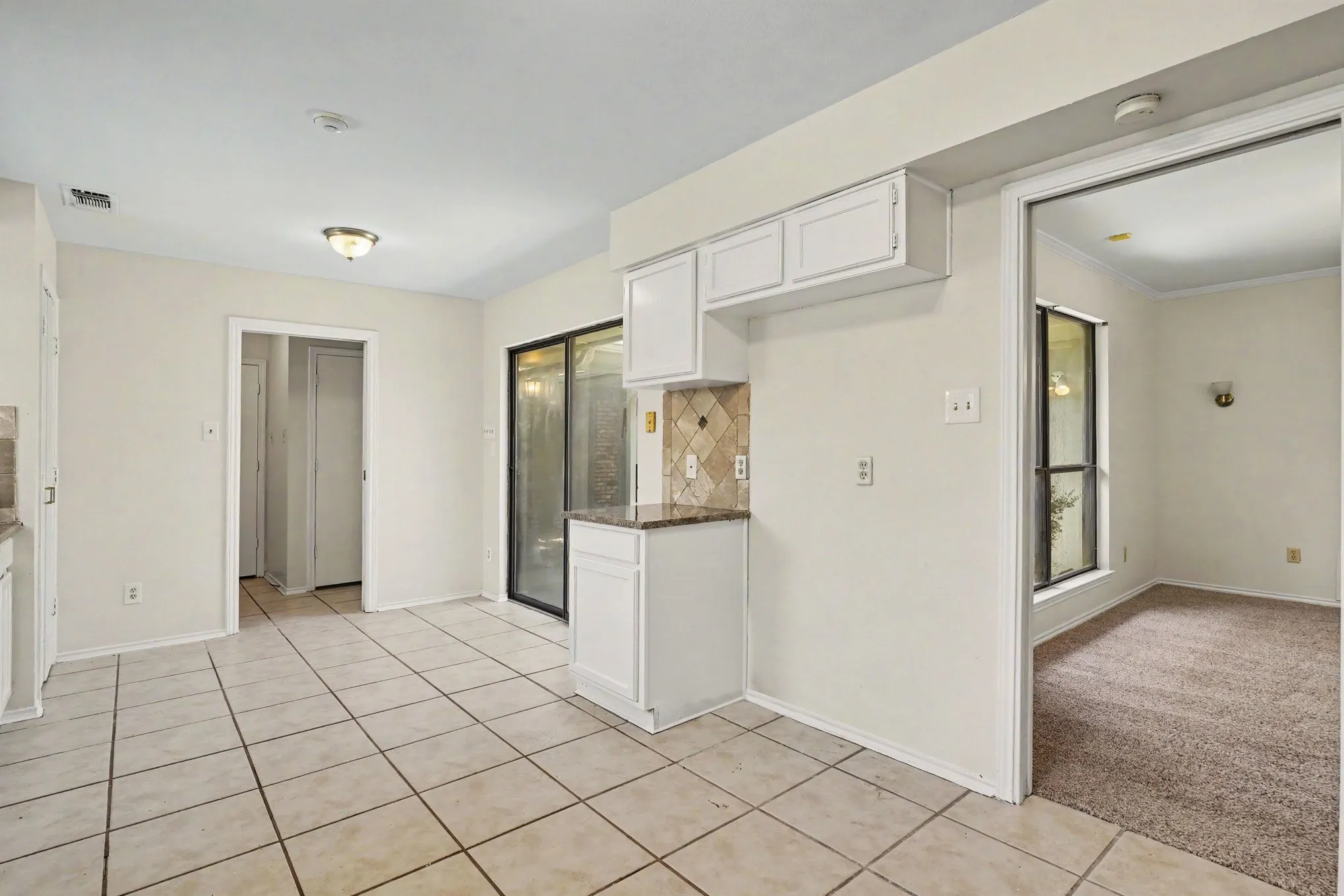 Single Family Residence For Sale in Tarrant County , 5118 Ledgestone Drive, Fort Worth, Texas 76132, 2 Bedroom, 3 Bathroom, 2 Garage spaces, 2,386 Sqft, built in 1984, mls#21079849, Real Estate Agent in Fort Worth, Homes For Sale in Tarrant county, Homes For Sale in Fort Worth, Realtor in Fort Worth Texas, Real Estate Brokerage Independent Realty Texas, Luminita Cordes Realtor