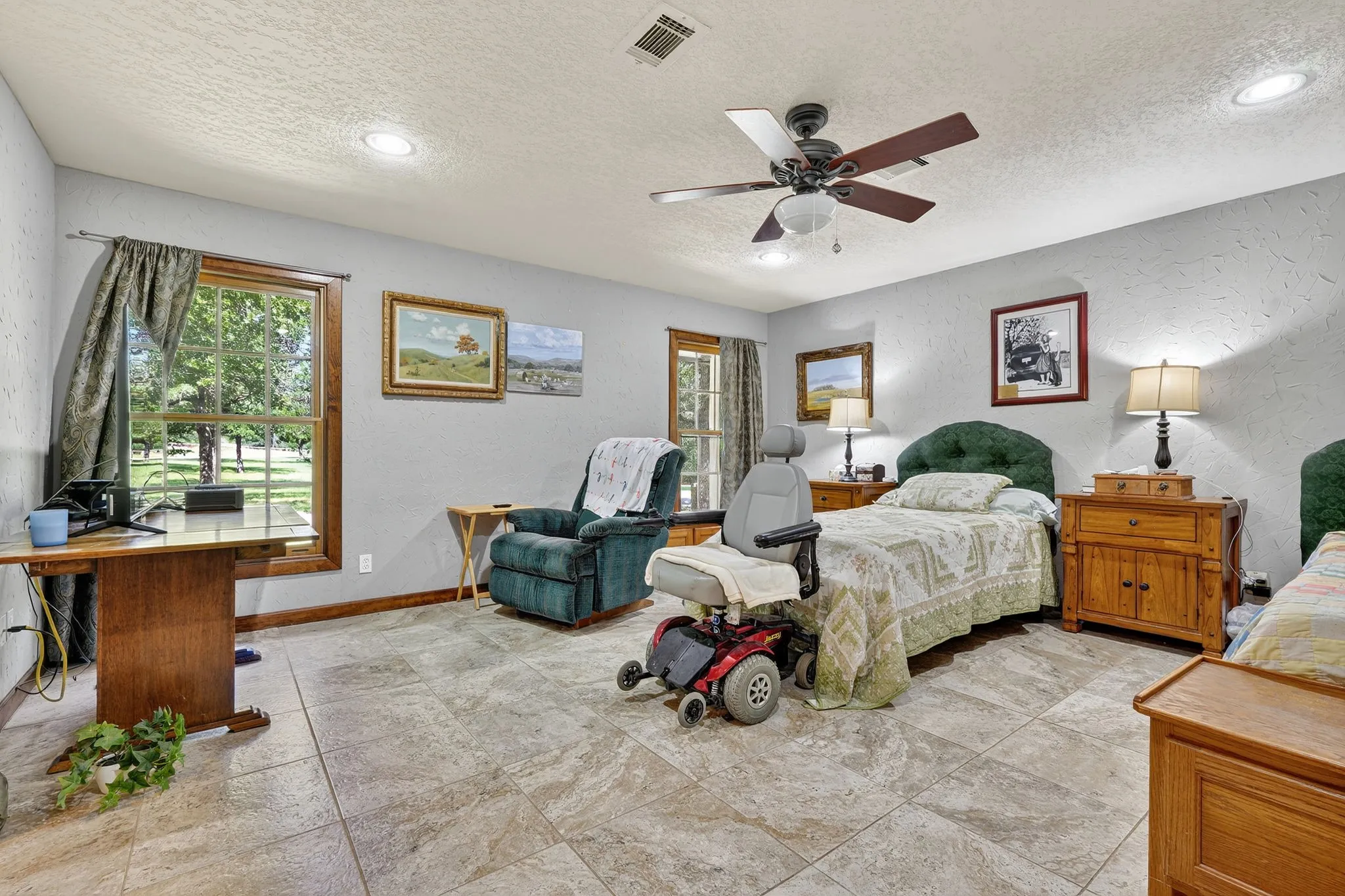 Single Family Residence For Sale in Hamilton County , 725 County Road 300, Hamilton, Texas 76531, 4 Bedroom, 4 Bathroom, Garage spaces, 3,346 Sqft, built in 1990, mls#21083742, Real Estate Agent in Hamilton, Homes For Sale in Hamilton county, Homes For Sale in Hamilton, Realtor in Hamilton Texas, Real Estate Brokerage Independent Realty Texas, Luminita Cordes Realtor