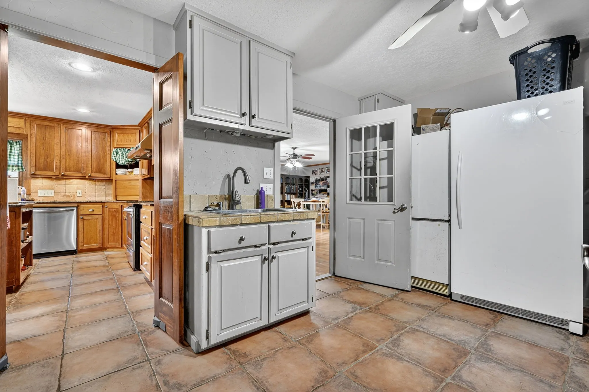 Single Family Residence For Sale in Hamilton County , 725 County Road 300, Hamilton, Texas 76531, 4 Bedroom, 4 Bathroom, Garage spaces, 3,346 Sqft, built in 1990, mls#21083742, Real Estate Agent in Hamilton, Homes For Sale in Hamilton county, Homes For Sale in Hamilton, Realtor in Hamilton Texas, Real Estate Brokerage Independent Realty Texas, Luminita Cordes Realtor