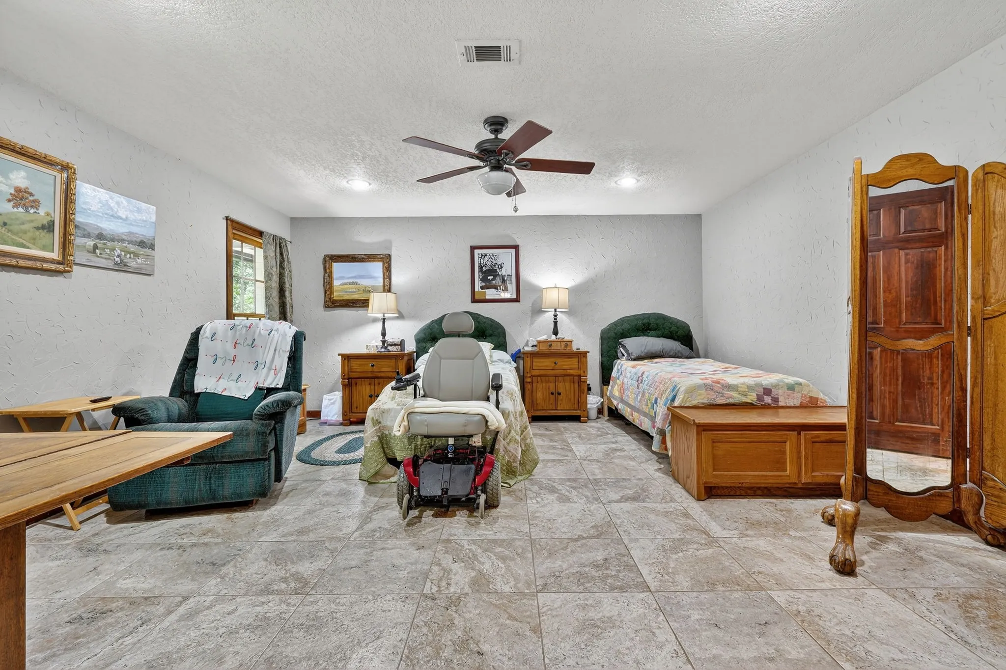 Single Family Residence For Sale in Hamilton County , 725 County Road 300, Hamilton, Texas 76531, 4 Bedroom, 4 Bathroom, Garage spaces, 3,346 Sqft, built in 1990, mls#21083742, Real Estate Agent in Hamilton, Homes For Sale in Hamilton county, Homes For Sale in Hamilton, Realtor in Hamilton Texas, Real Estate Brokerage Independent Realty Texas, Luminita Cordes Realtor
