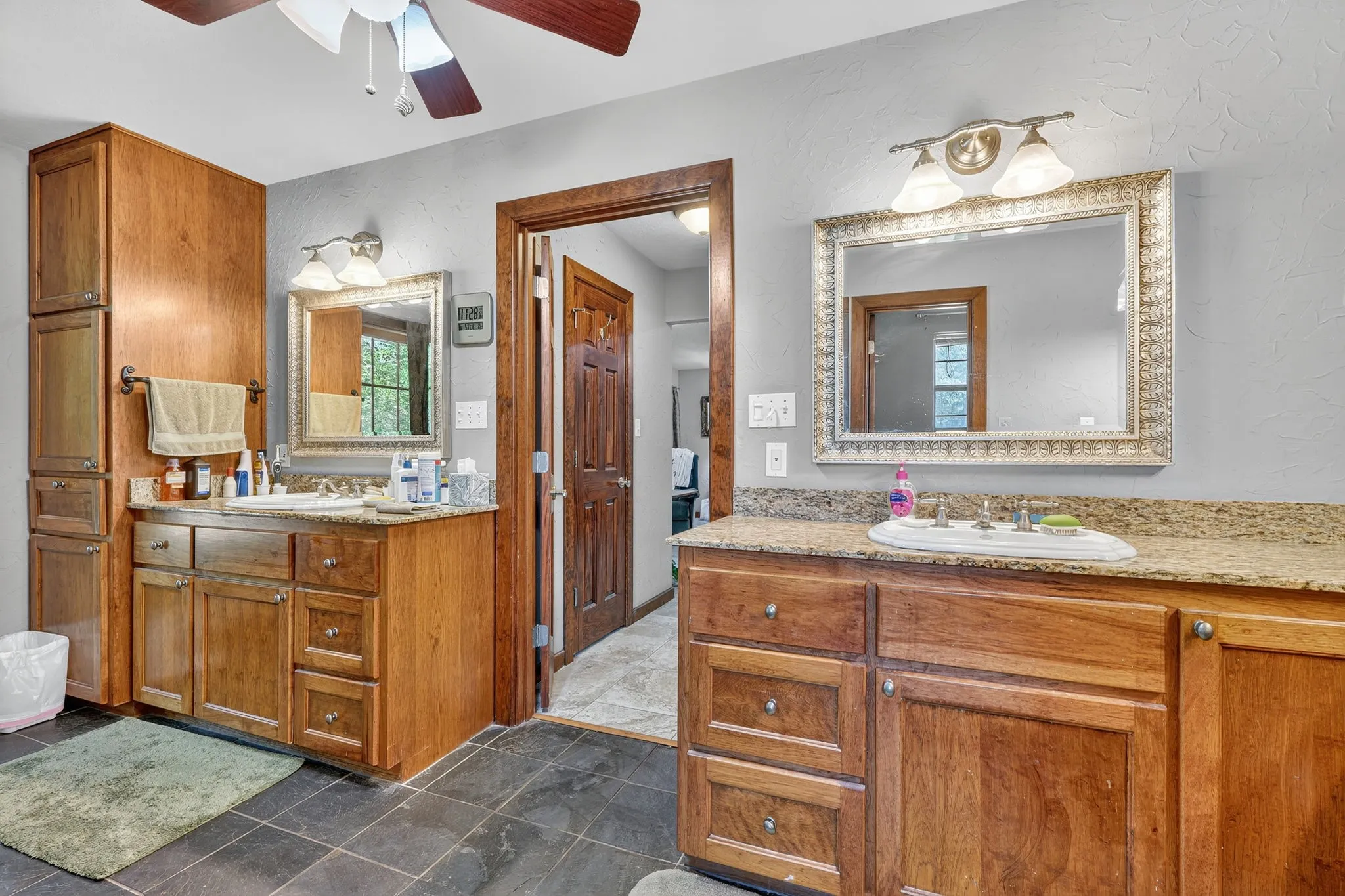 Single Family Residence For Sale in Hamilton County , 725 County Road 300, Hamilton, Texas 76531, 4 Bedroom, 4 Bathroom, Garage spaces, 3,346 Sqft, built in 1990, mls#21083742, Real Estate Agent in Hamilton, Homes For Sale in Hamilton county, Homes For Sale in Hamilton, Realtor in Hamilton Texas, Real Estate Brokerage Independent Realty Texas, Luminita Cordes Realtor