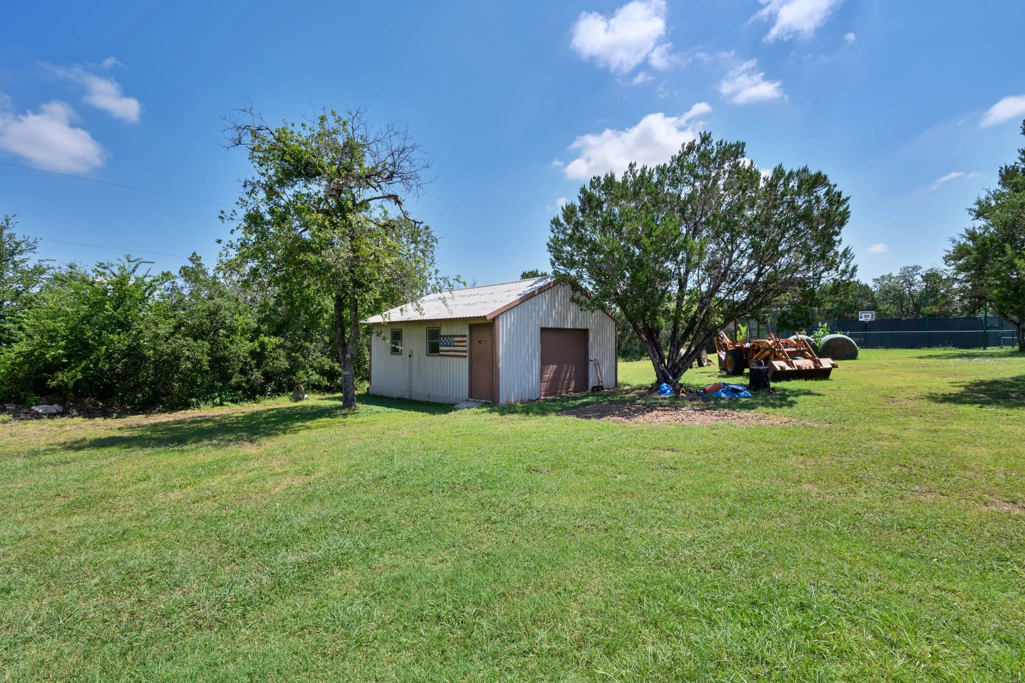 Single Family Residence For Sale in Hamilton County , 725 County Road 300, Hamilton, Texas 76531, 4 Bedroom, 4 Bathroom, Garage spaces, 3,346 Sqft, built in 1990, mls#21083742, Real Estate Agent in Hamilton, Homes For Sale in Hamilton county, Homes For Sale in Hamilton, Realtor in Hamilton Texas, Real Estate Brokerage Independent Realty Texas, Luminita Cordes Realtor