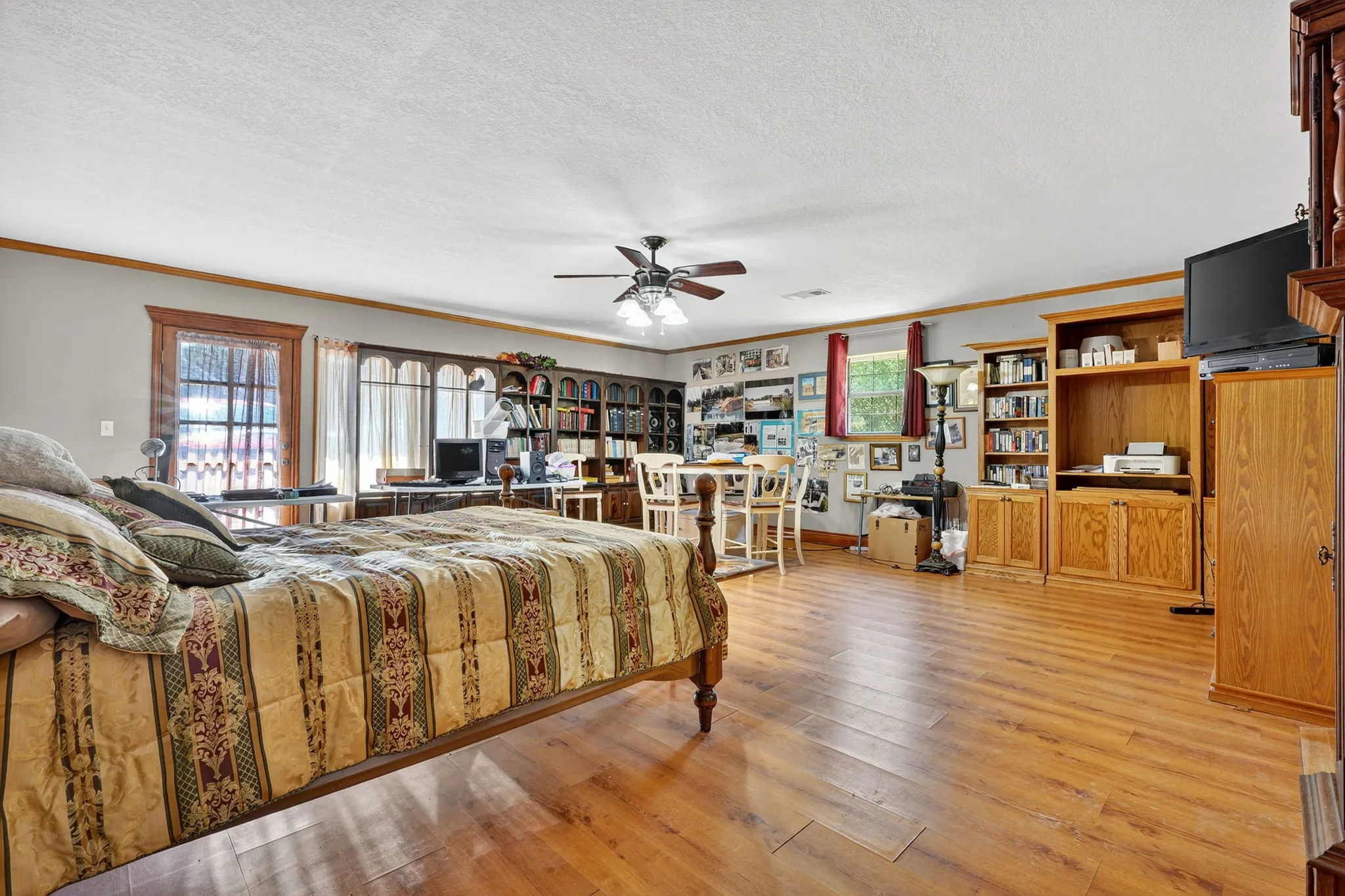 Single Family Residence For Sale in Hamilton County , 725 County Road 300, Hamilton, Texas 76531, 4 Bedroom, 4 Bathroom, Garage spaces, 3,346 Sqft, built in 1990, mls#21083742, Real Estate Agent in Hamilton, Homes For Sale in Hamilton county, Homes For Sale in Hamilton, Realtor in Hamilton Texas, Real Estate Brokerage Independent Realty Texas, Luminita Cordes Realtor