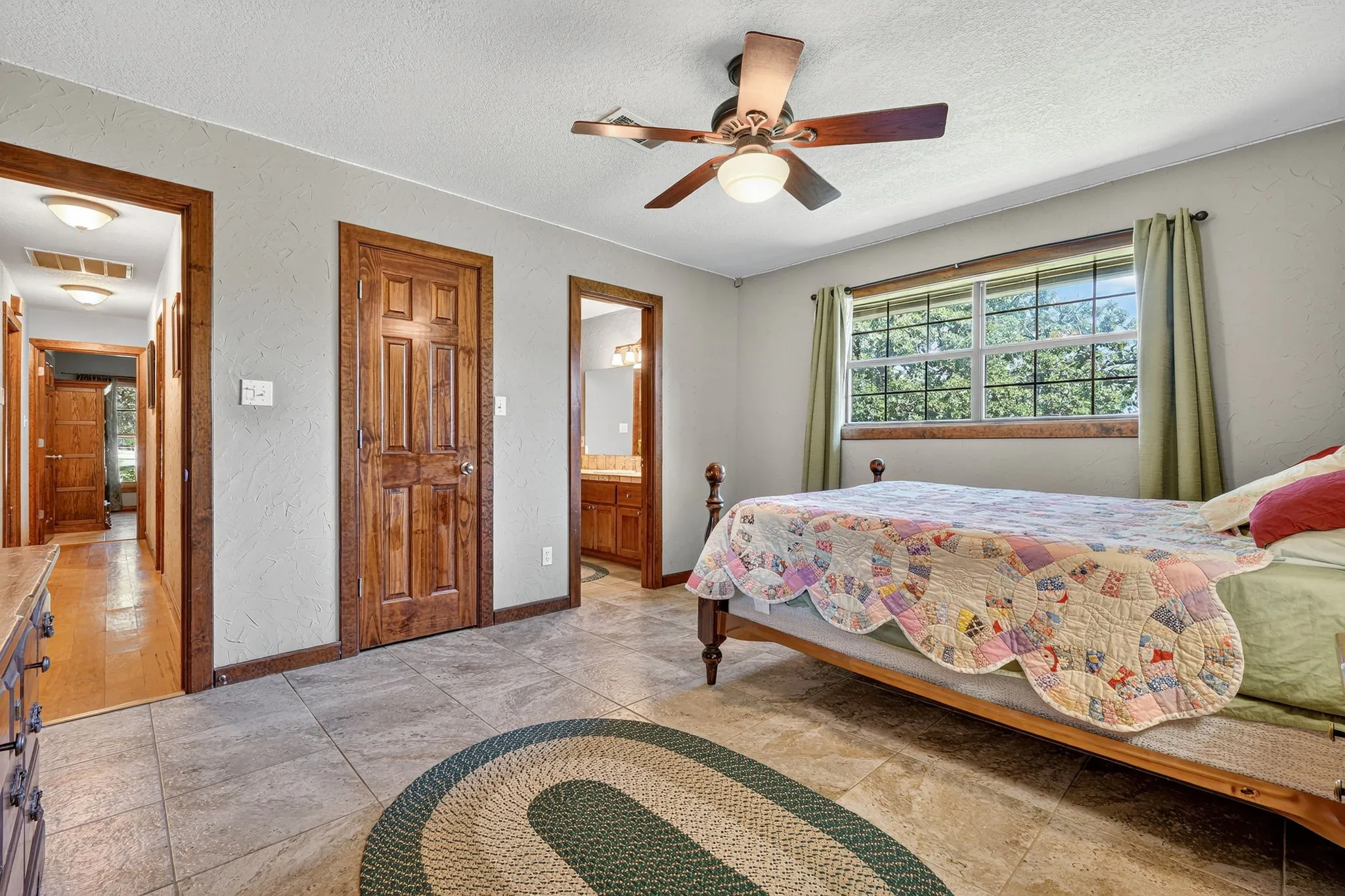 Single Family Residence For Sale in Hamilton County , 725 County Road 300, Hamilton, Texas 76531, 4 Bedroom, 4 Bathroom, Garage spaces, 3,346 Sqft, built in 1990, mls#21083742, Real Estate Agent in Hamilton, Homes For Sale in Hamilton county, Homes For Sale in Hamilton, Realtor in Hamilton Texas, Real Estate Brokerage Independent Realty Texas, Luminita Cordes Realtor
